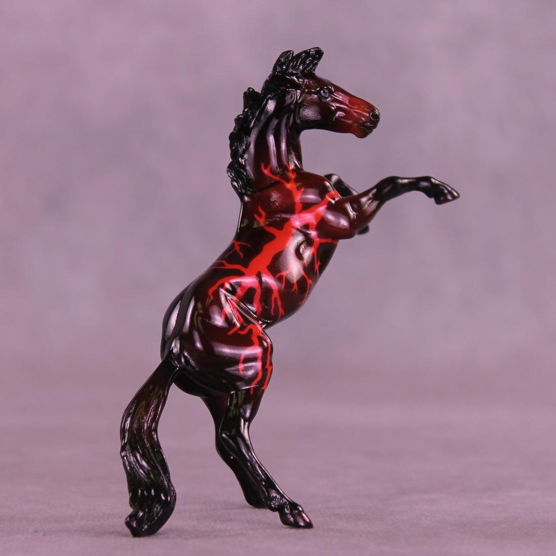 Glossy Telltale LE-10 Chip Mustang by Ellen Robbins YP26