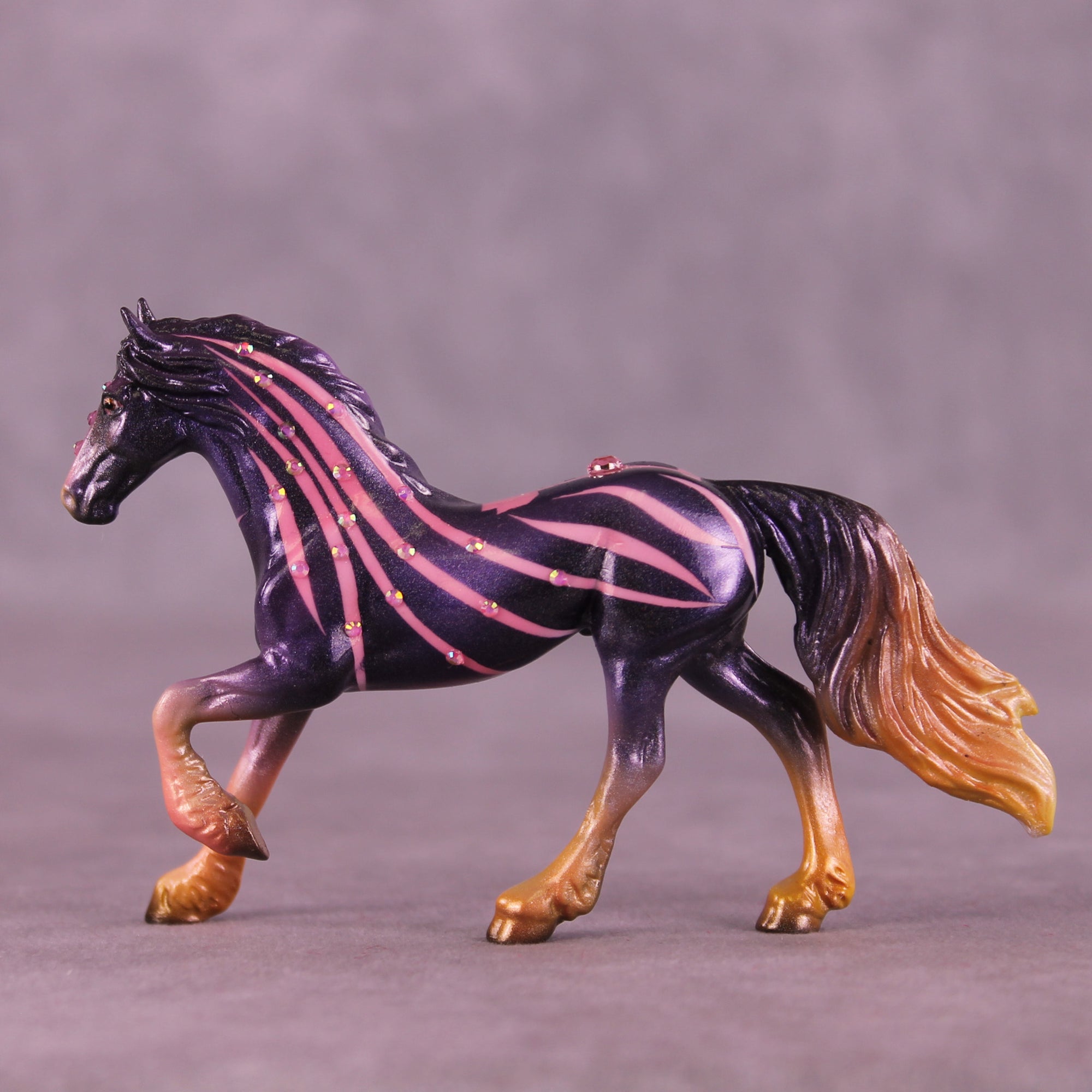 Center Stage LE-5 Chip Friesian by Kike (Enrique) Duarte SCD25