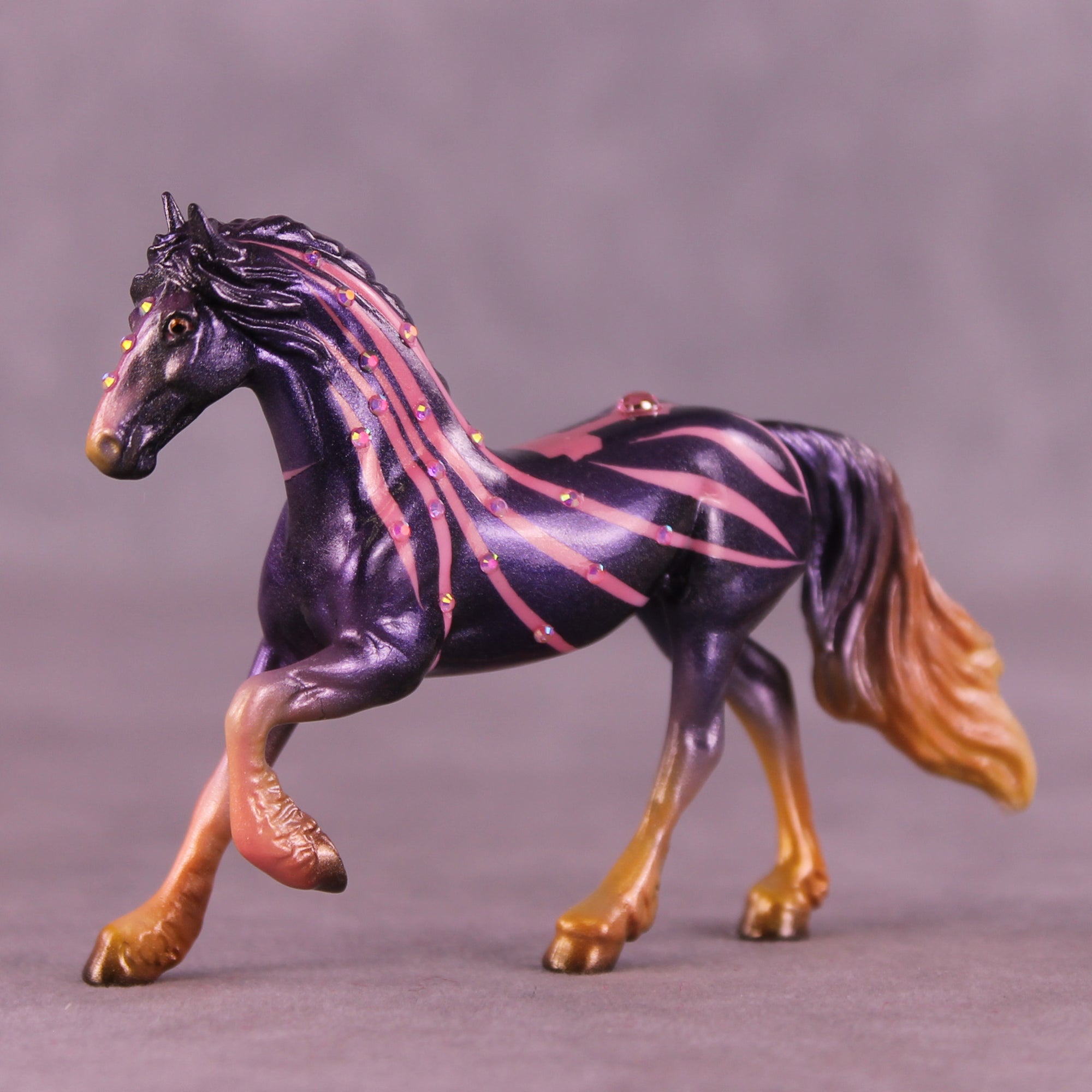 Center Stage LE-5 Chip Friesian by Kike (Enrique) Duarte SCD25