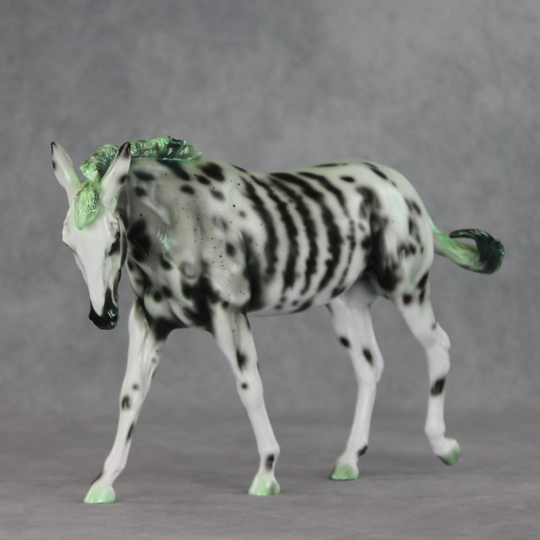 Poison LE-10 EFCM Large Mule by Carissa Mathews VV26