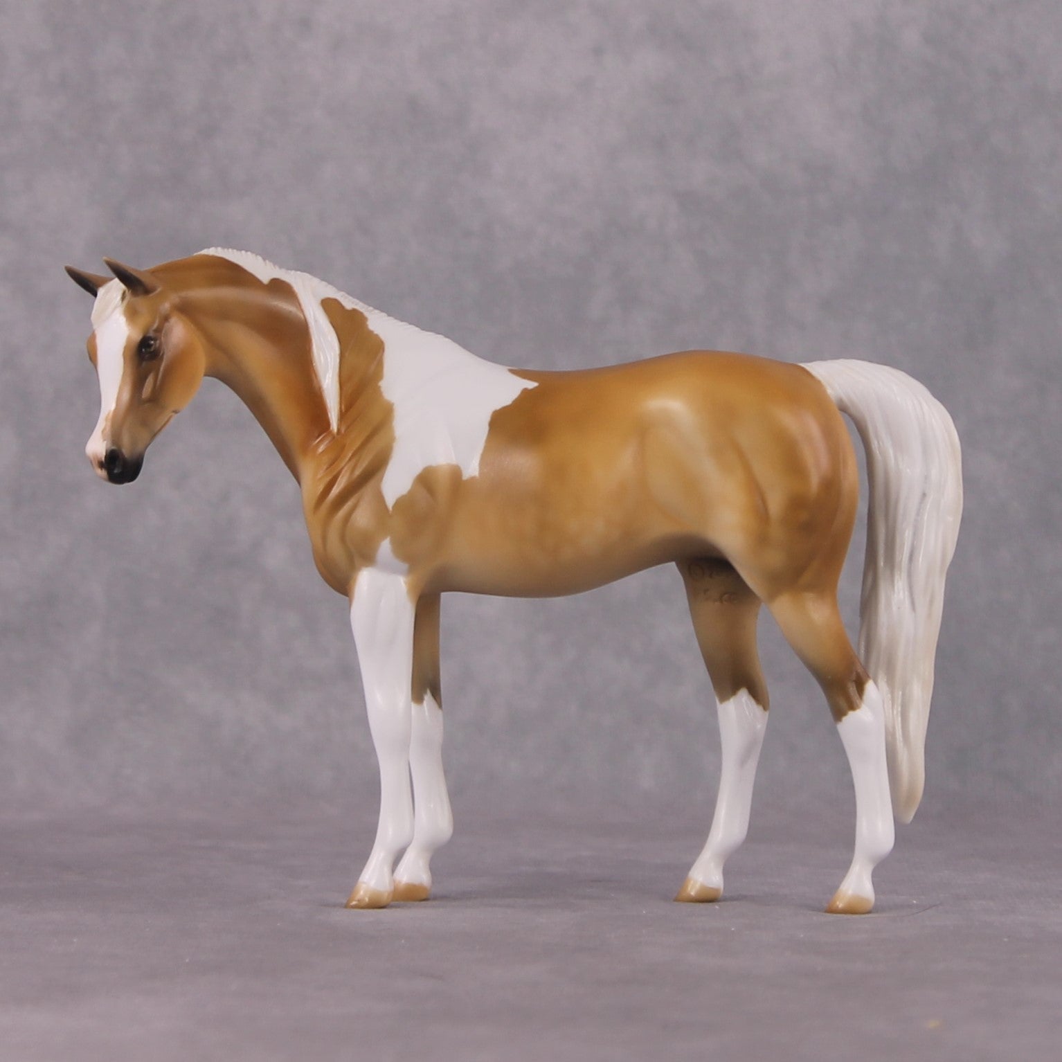 "Paskilja" LE-9 Arabian Pebble By Julie Keim March Flower Series FS25