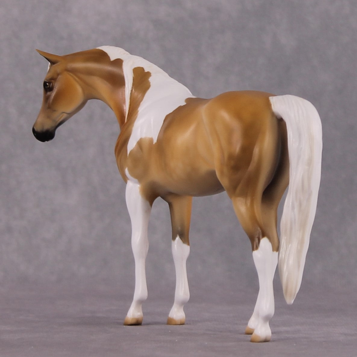 "Paskilja" LE-9 Arabian Pebble By Julie Keim March Flower Series FS25