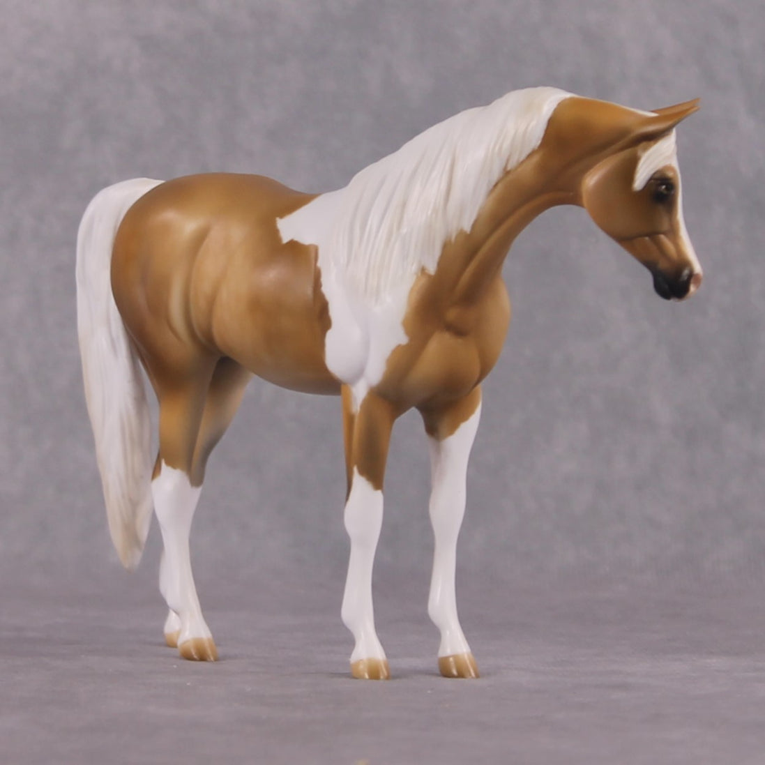 "Paskilja" LE-9 Arabian Pebble By Julie Keim March Flower Series FS25