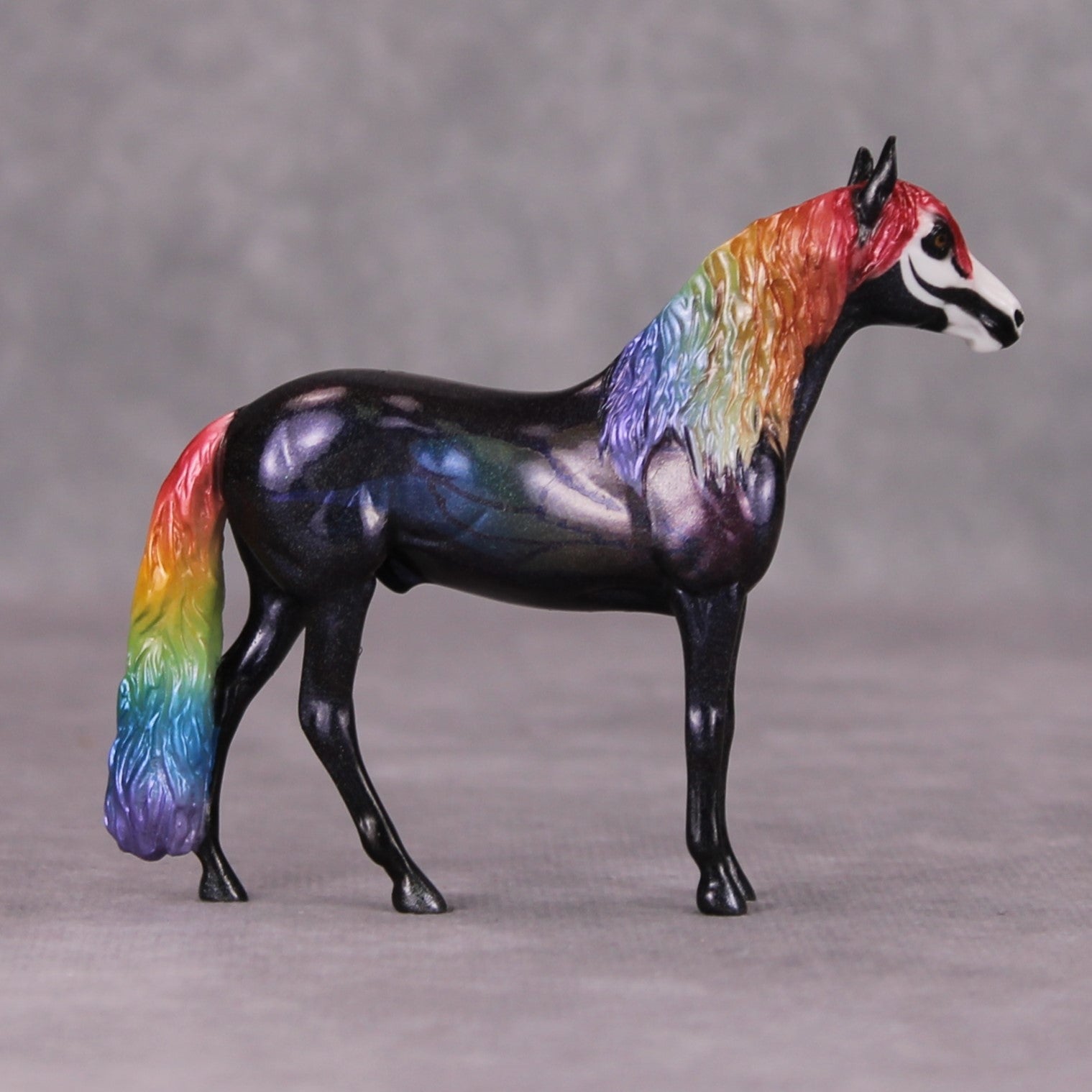 Kiss Birb OOAK Rainbow Bird Skull Deco Andalusian Chip By Pernille Forsberg Futmælkspiraten Bøjsen November 2024