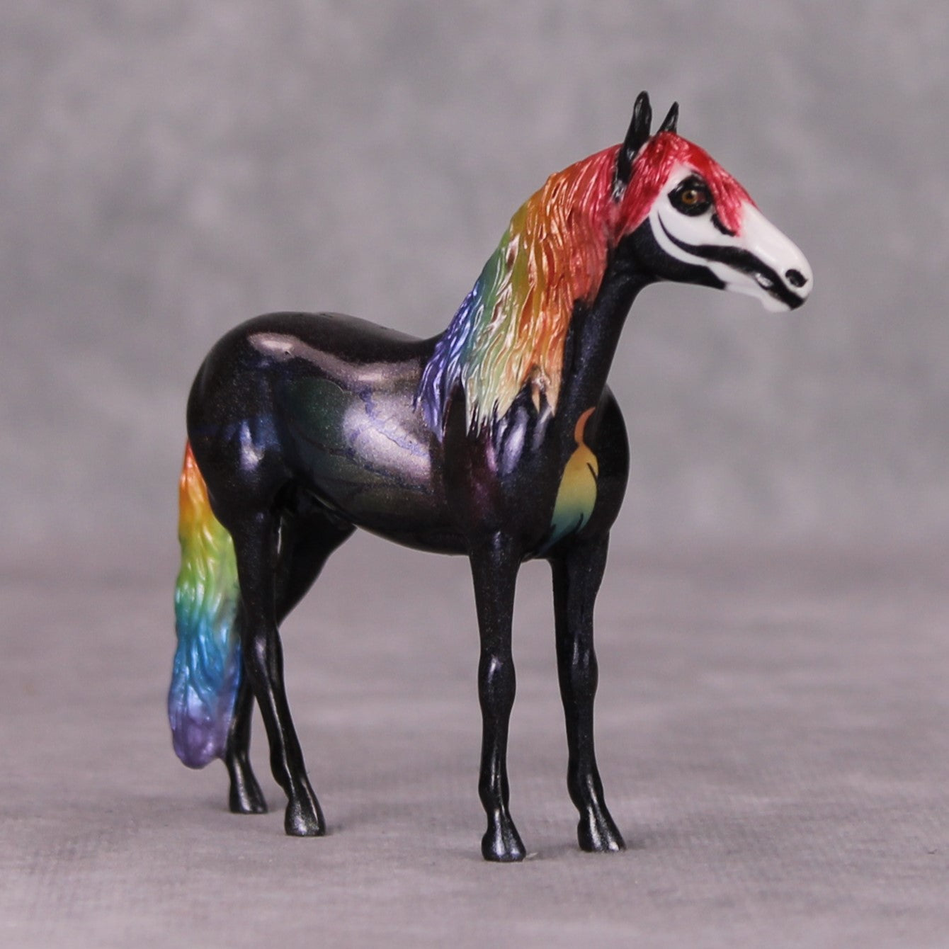 Kiss Birb OOAK Rainbow Bird Skull Deco Andalusian Chip By Pernille Forsberg Futmælkspiraten Bøjsen November 2024