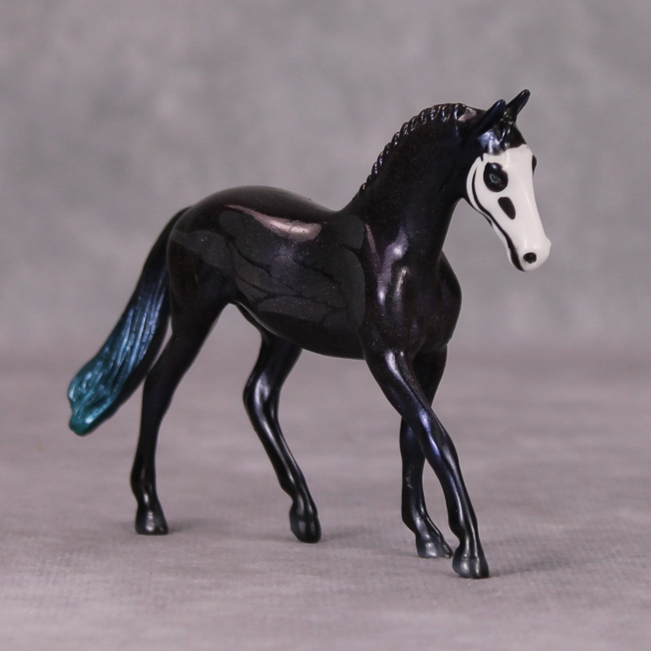 Teal Tail OOAK Deco Rainbow Bird Skull Warmblood Chip By Pernille Forsberg Bojsen November 2024