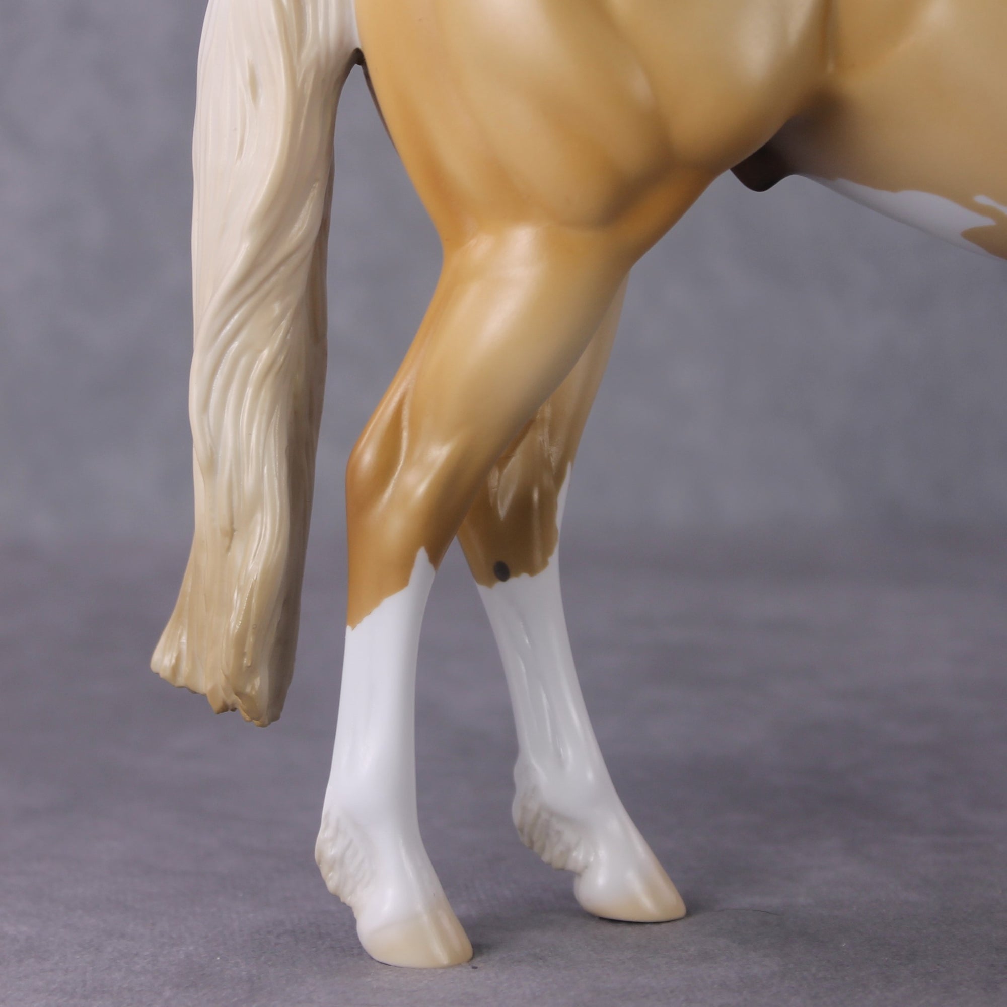 "Winslow" LE-3 2025 Namopaimo Prize Models FCM ISH By Ellen Robbins