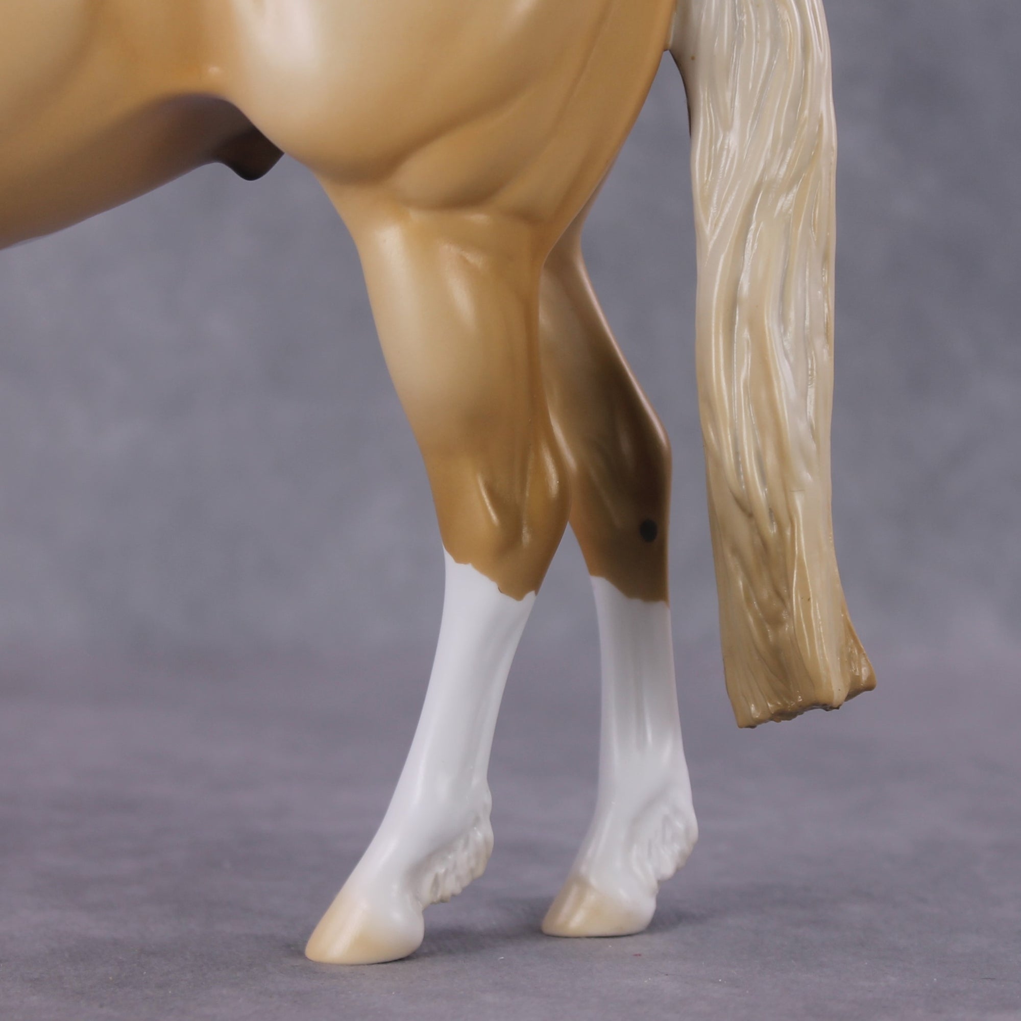 "Winslow" LE-3 2025 Namopaimo Prize Models FCM ISH By Ellen Robbins