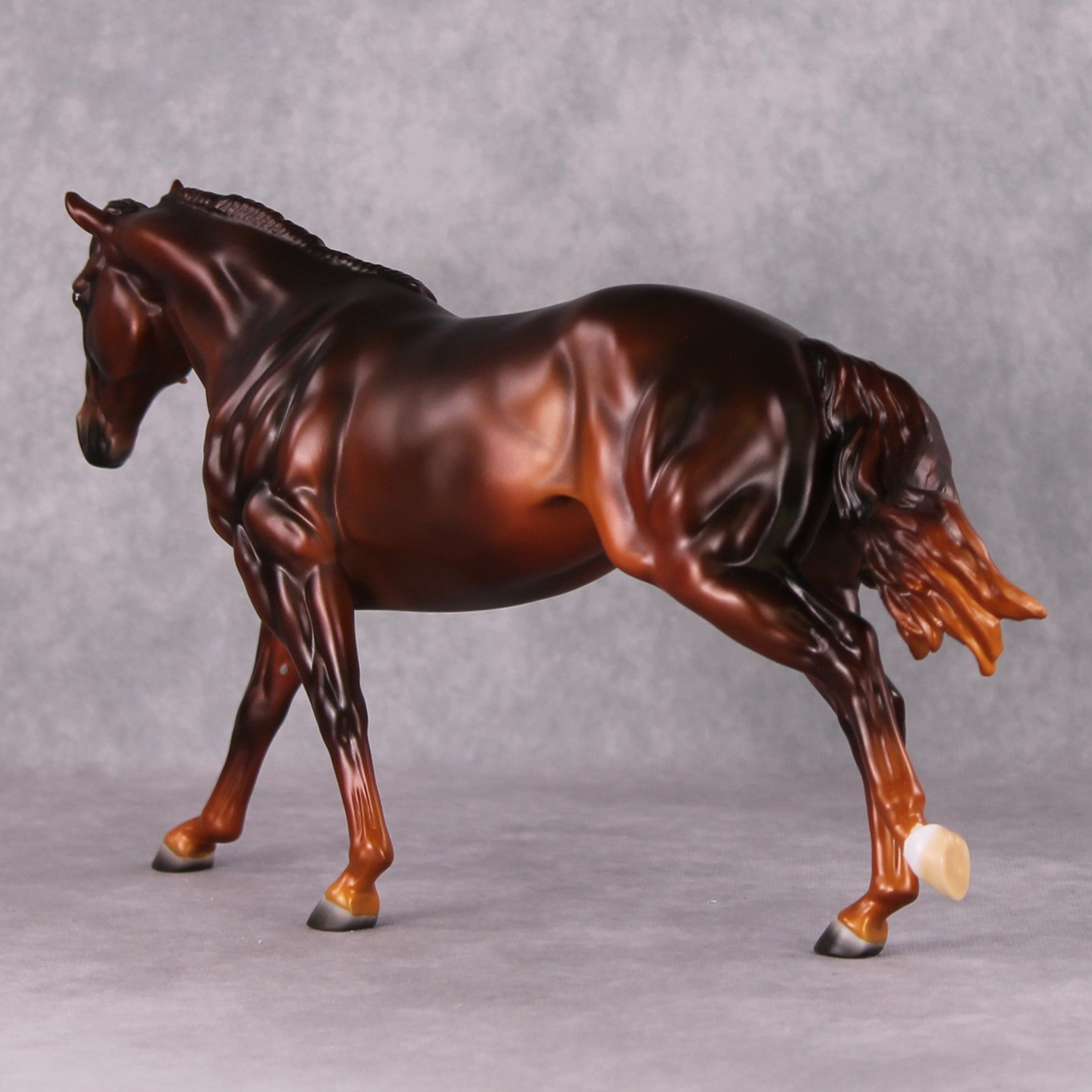 Farandi LE-15 Liver Chestnut Custom Running Stock Horse By Ashley Palmer Holiday Sale Run HS24