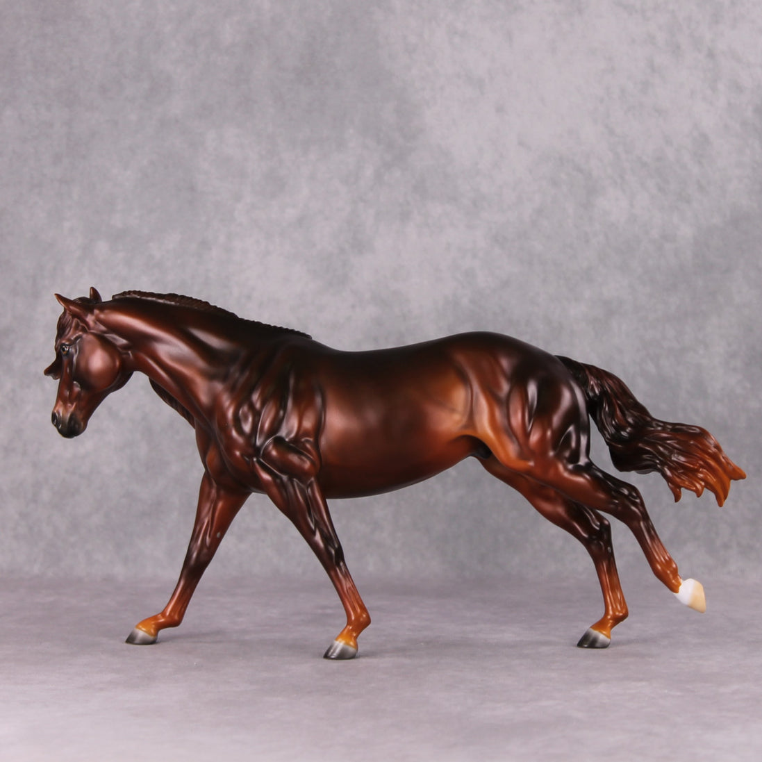 Farandi LE-15 Liver Chestnut Custom Running Stock Horse By Ashley Palmer Holiday Sale Run HS24