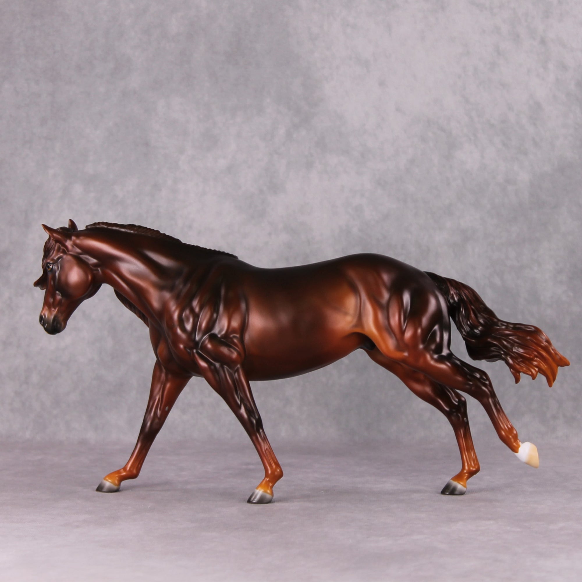 Farandi LE-15 Liver Chestnut Custom Running Stock Horse By Ashley Palmer Holiday Sale Run HS24