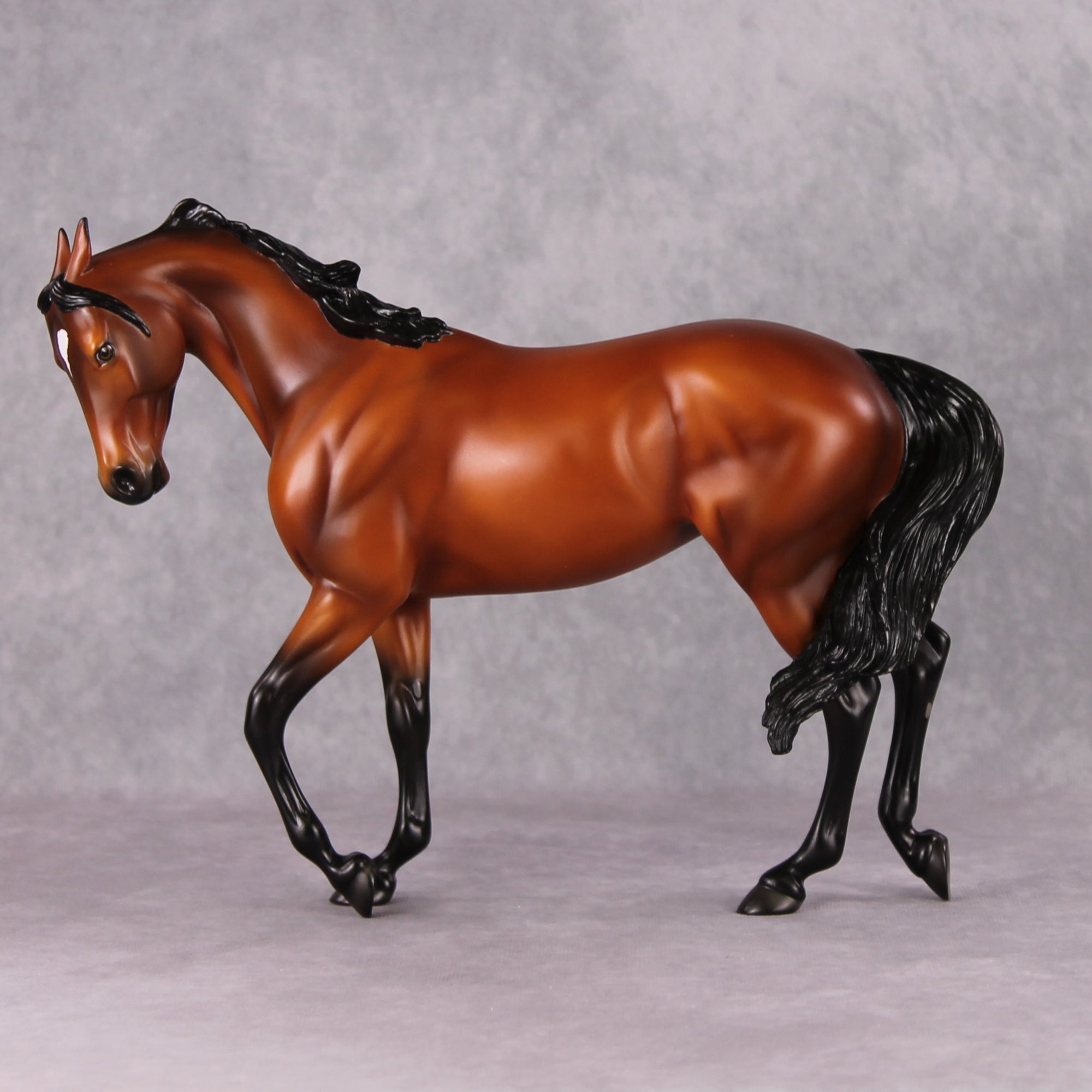 Valley Girl LE-26 Bay Custom Thoroughbred Mare By Ellen Robbins Holiday Sale Run HS24