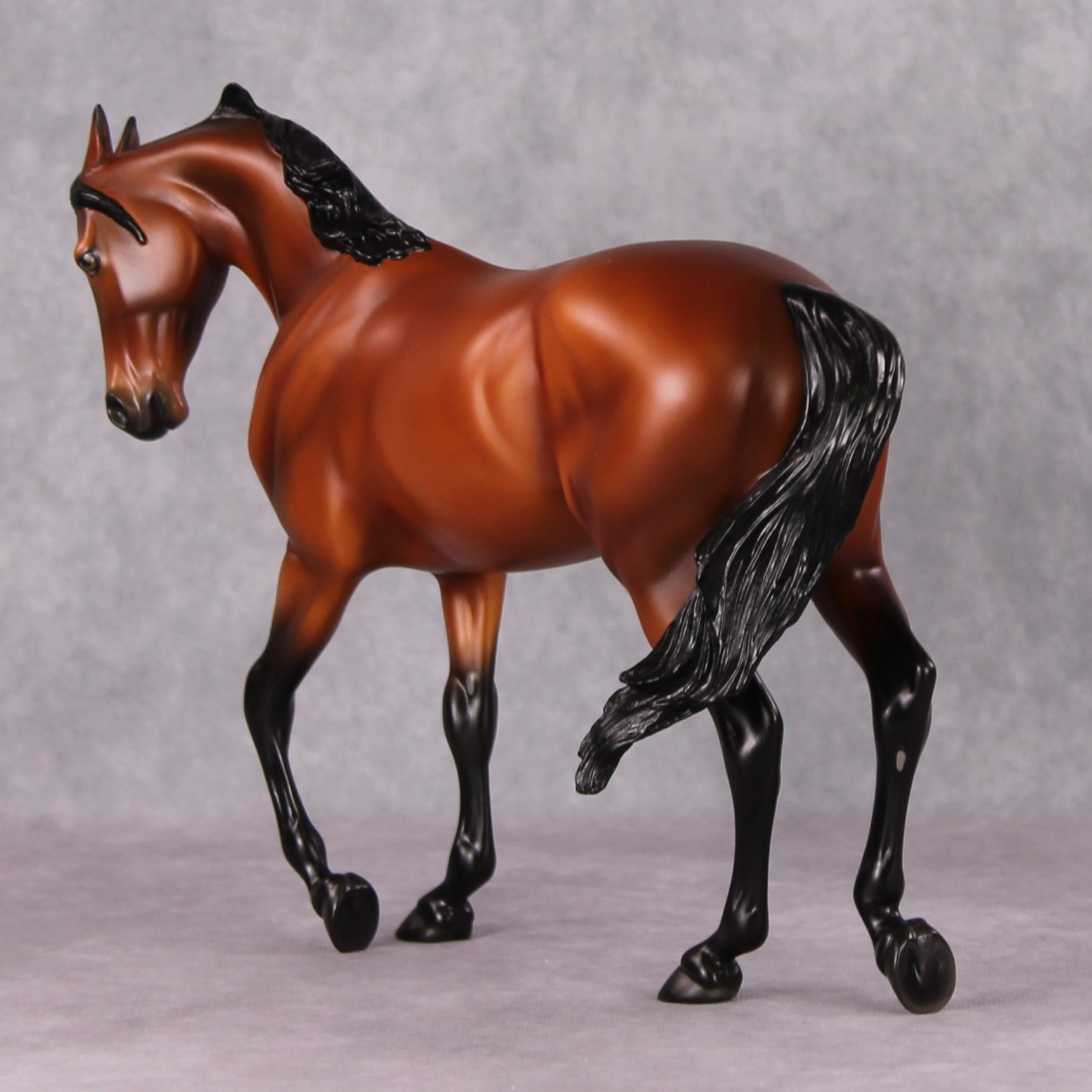 Valley Girl LE-26 Bay Custom Thoroughbred Mare By Ellen Robbins Holiday Sale Run HS24