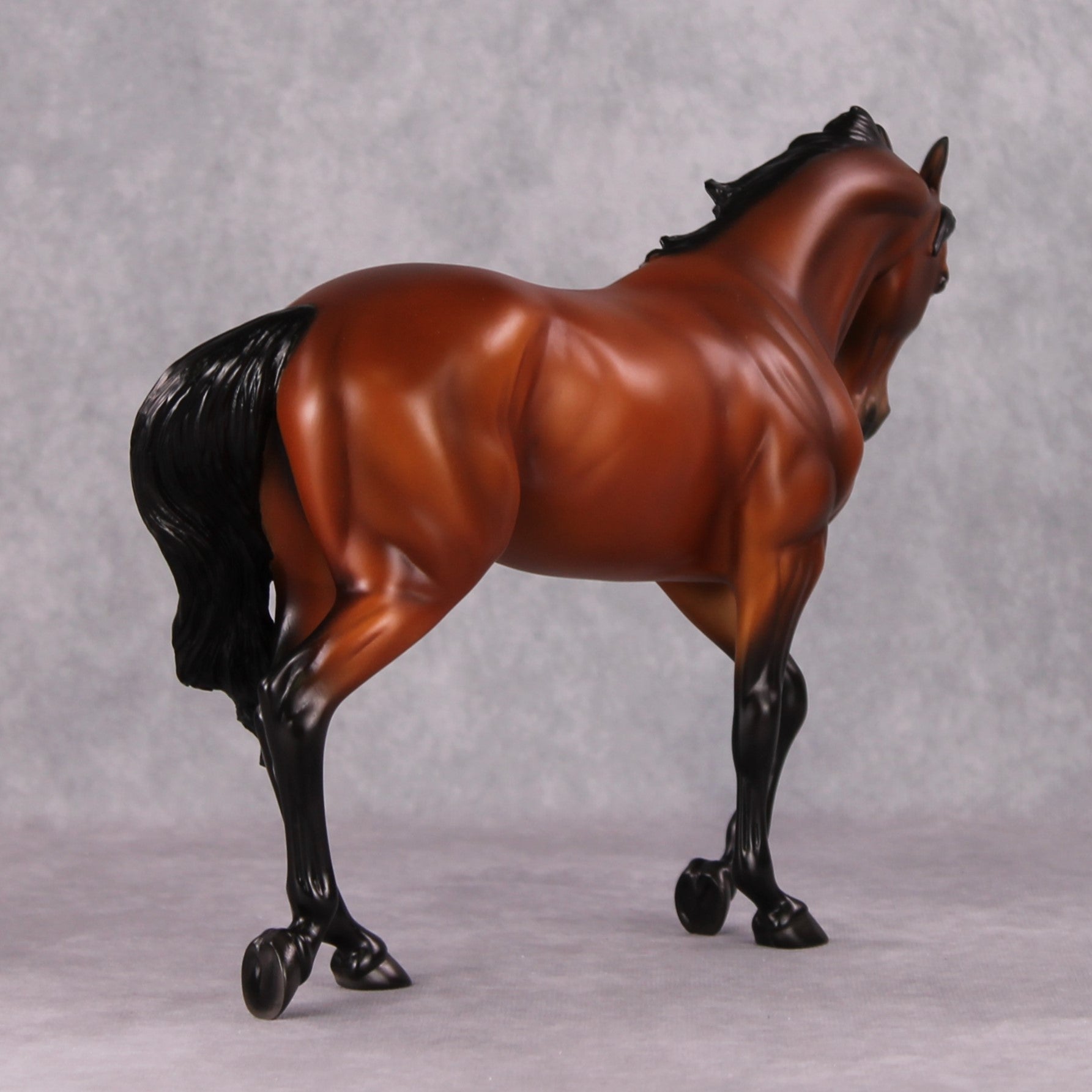 Valley Girl LE-26 Bay Custom Thoroughbred Mare By Ellen Robbins Holiday Sale Run HS24