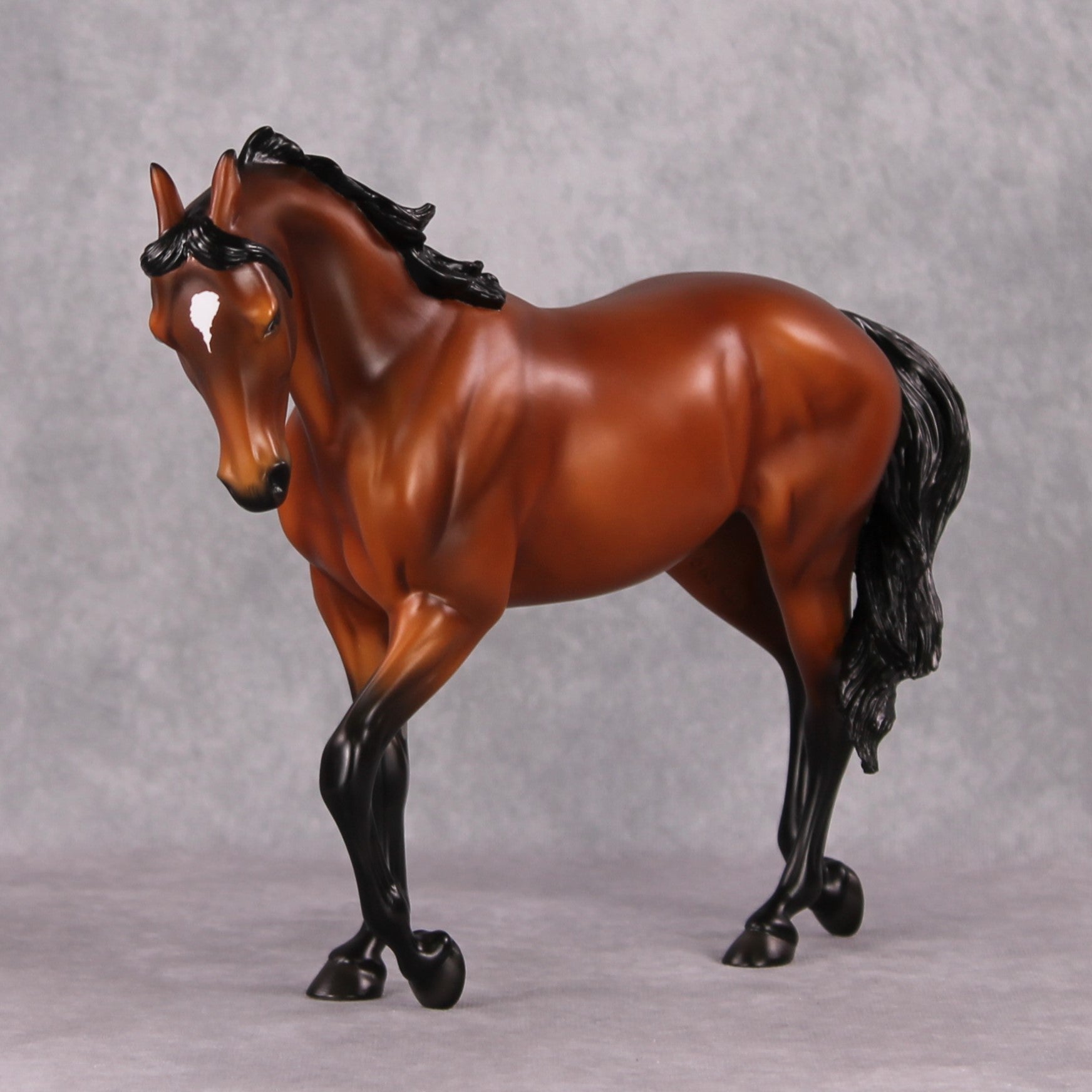 Valley Girl LE-26 Bay Custom Thoroughbred Mare By Ellen Robbins Holiday Sale Run HS24