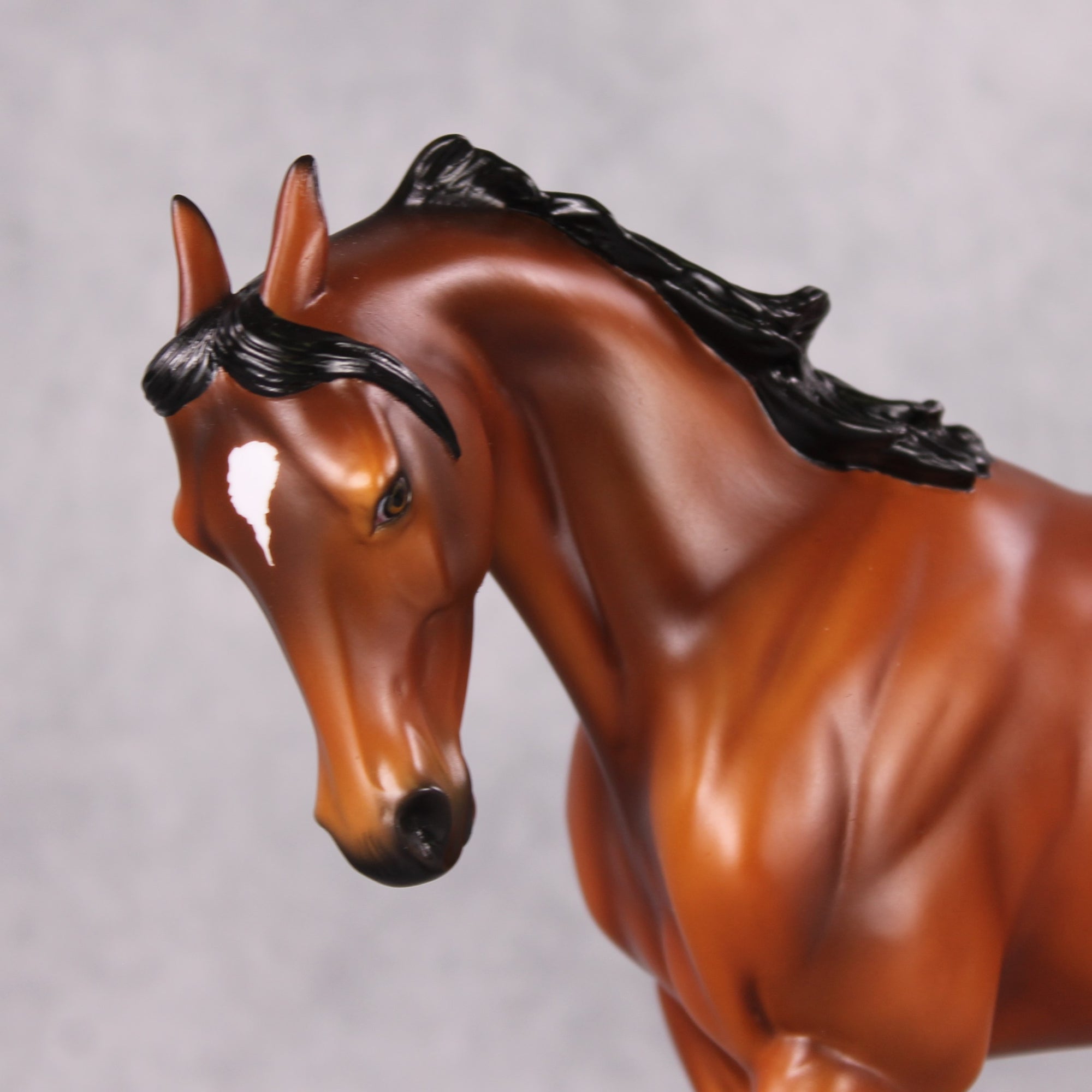 Valley Girl LE-26 Bay Custom Thoroughbred Mare By Ellen Robbins Holiday Sale Run HS24