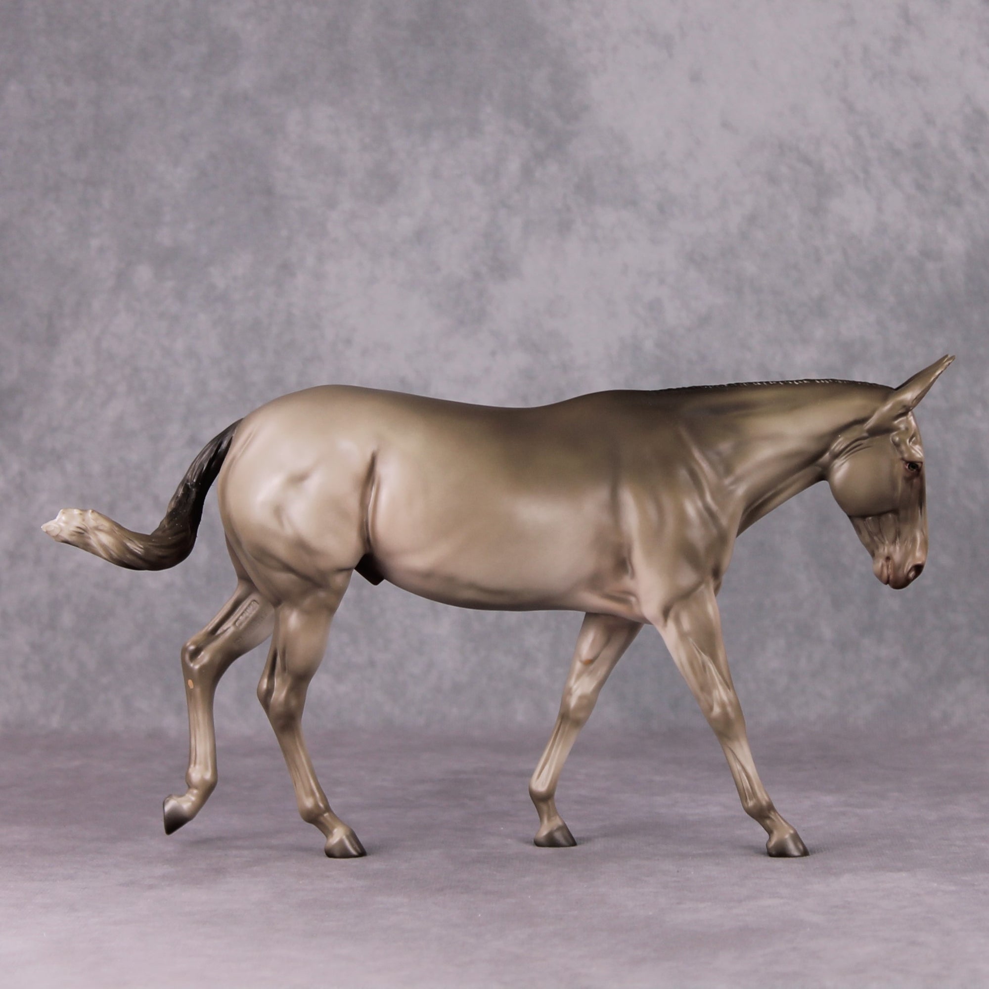 Two N Renn LE 25 Champagne Gelding Painted By Jess Hamill Holiday Sale Run HS24