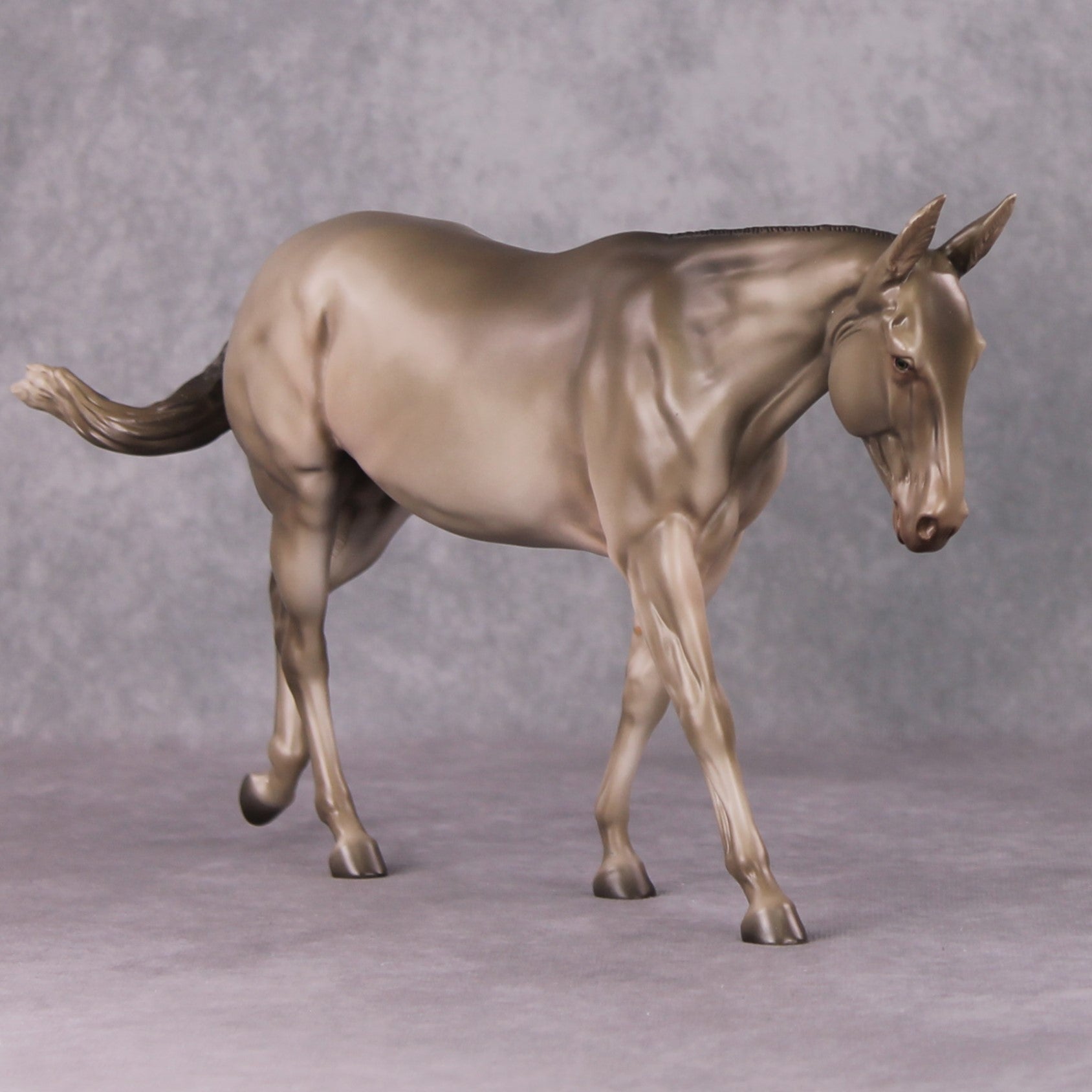 Two N Renn LE 25 Champagne Gelding Painted By Jess Hamill Holiday Sale Run HS24