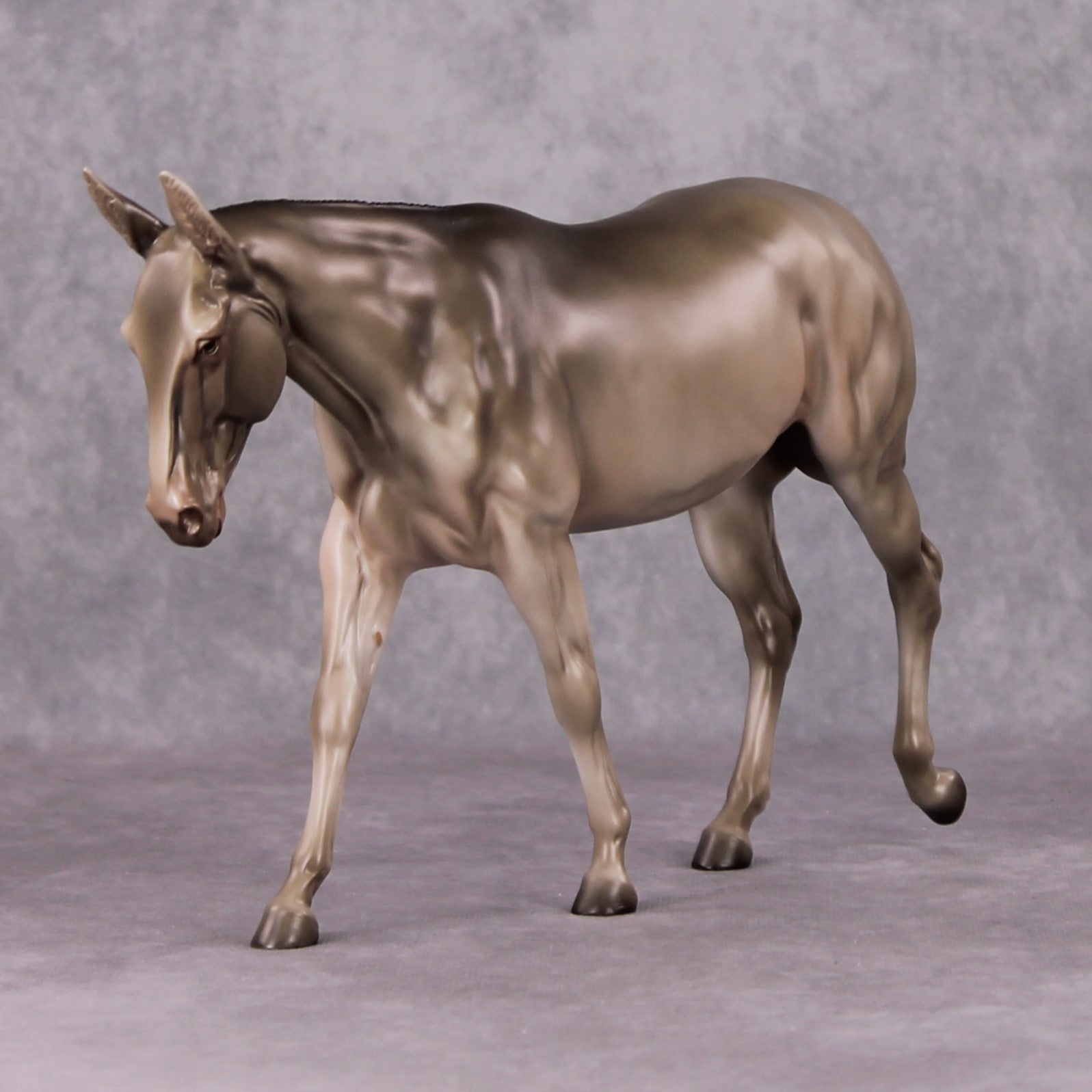 Two N Renn LE 25 Champagne Gelding Painted By Jess Hamill Holiday Sale Run HS24