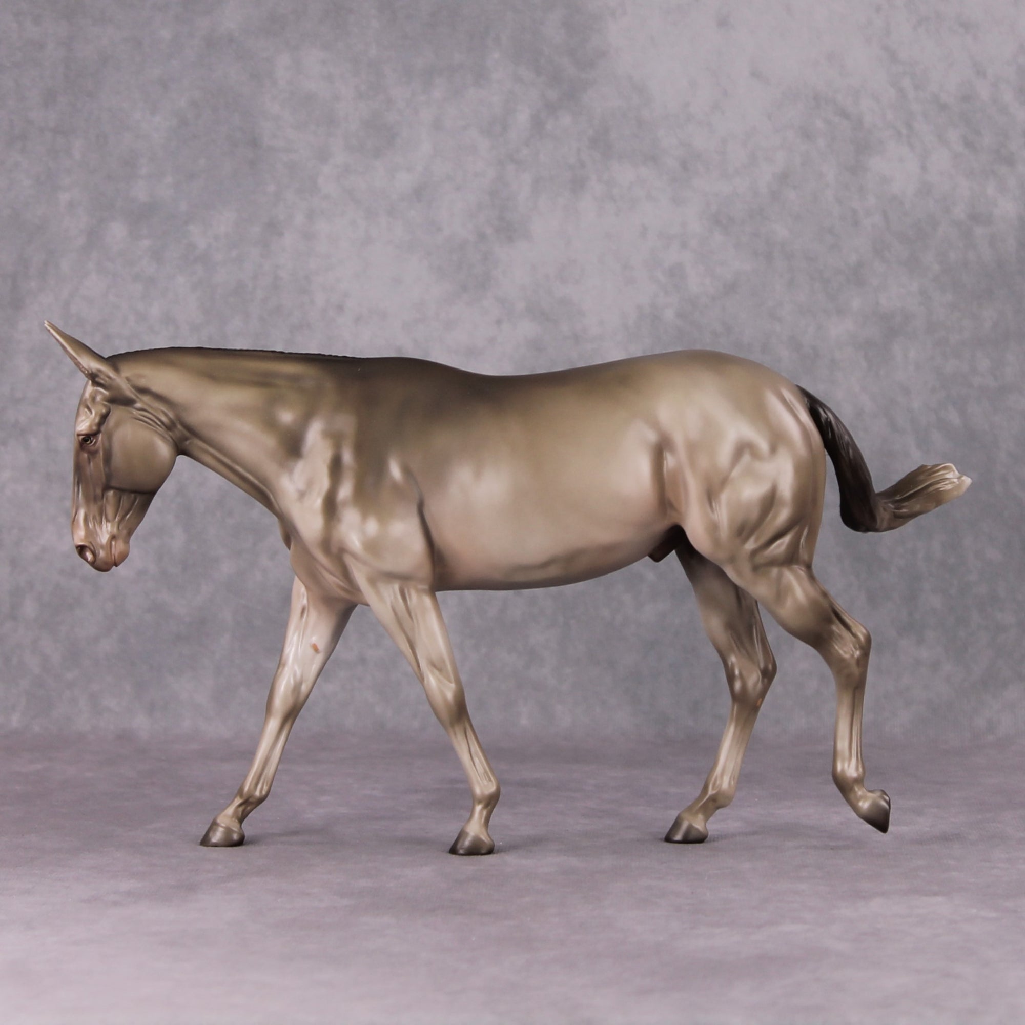 Two N Renn LE 25 Champagne Gelding Painted By Jess Hamill Holiday Sale Run HS24
