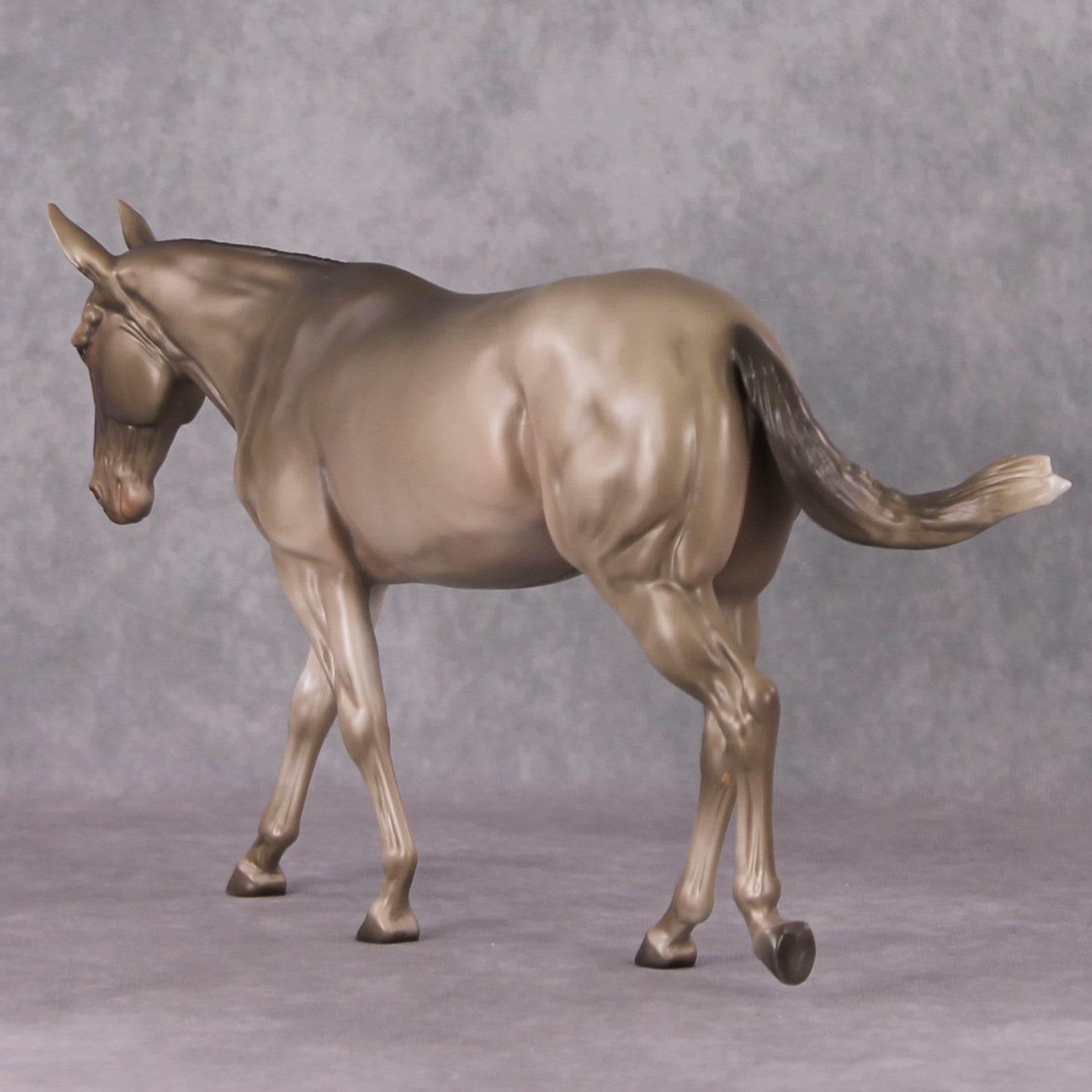 Two N Renn LE 25 Champagne Gelding Painted By Jess Hamill Holiday Sale Run HS24
