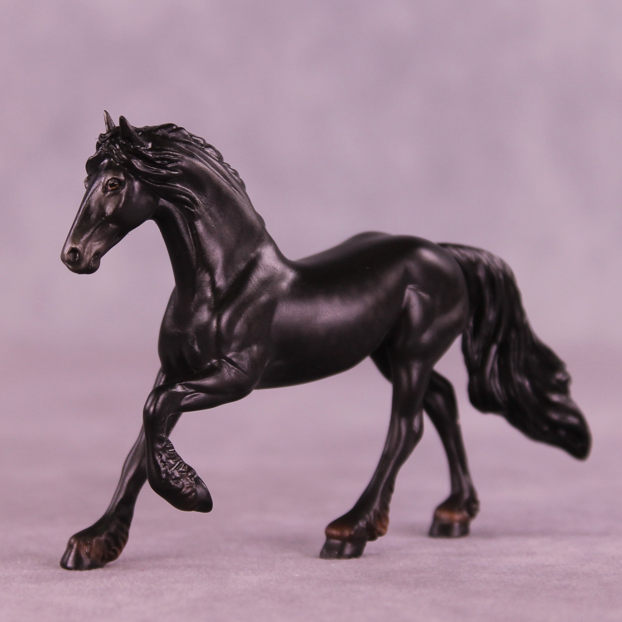 Antigonus LE-5 Chip Friesian by Ellen Robbins CL25