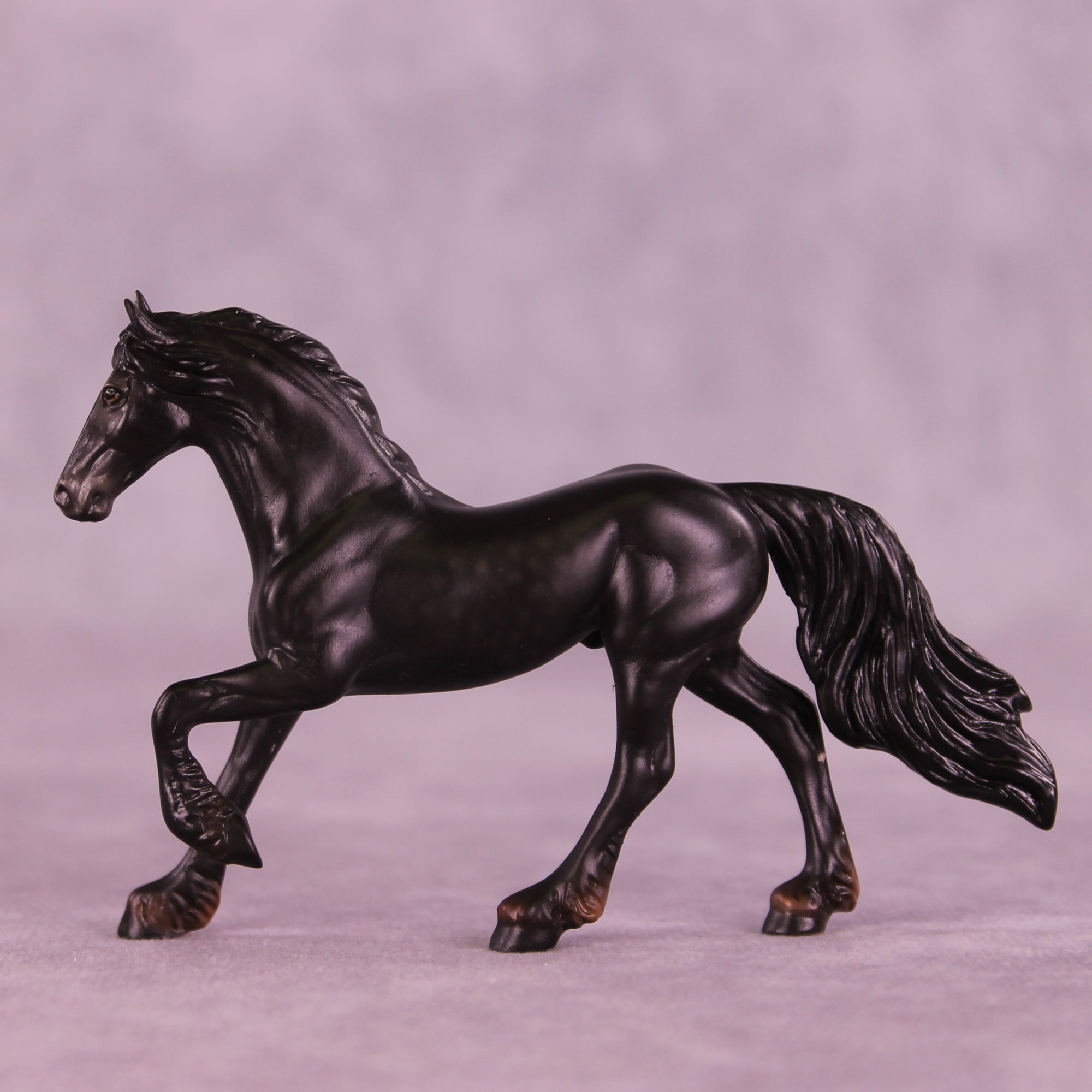 Antigonus LE-5 Chip Friesian by Ellen Robbins CL25