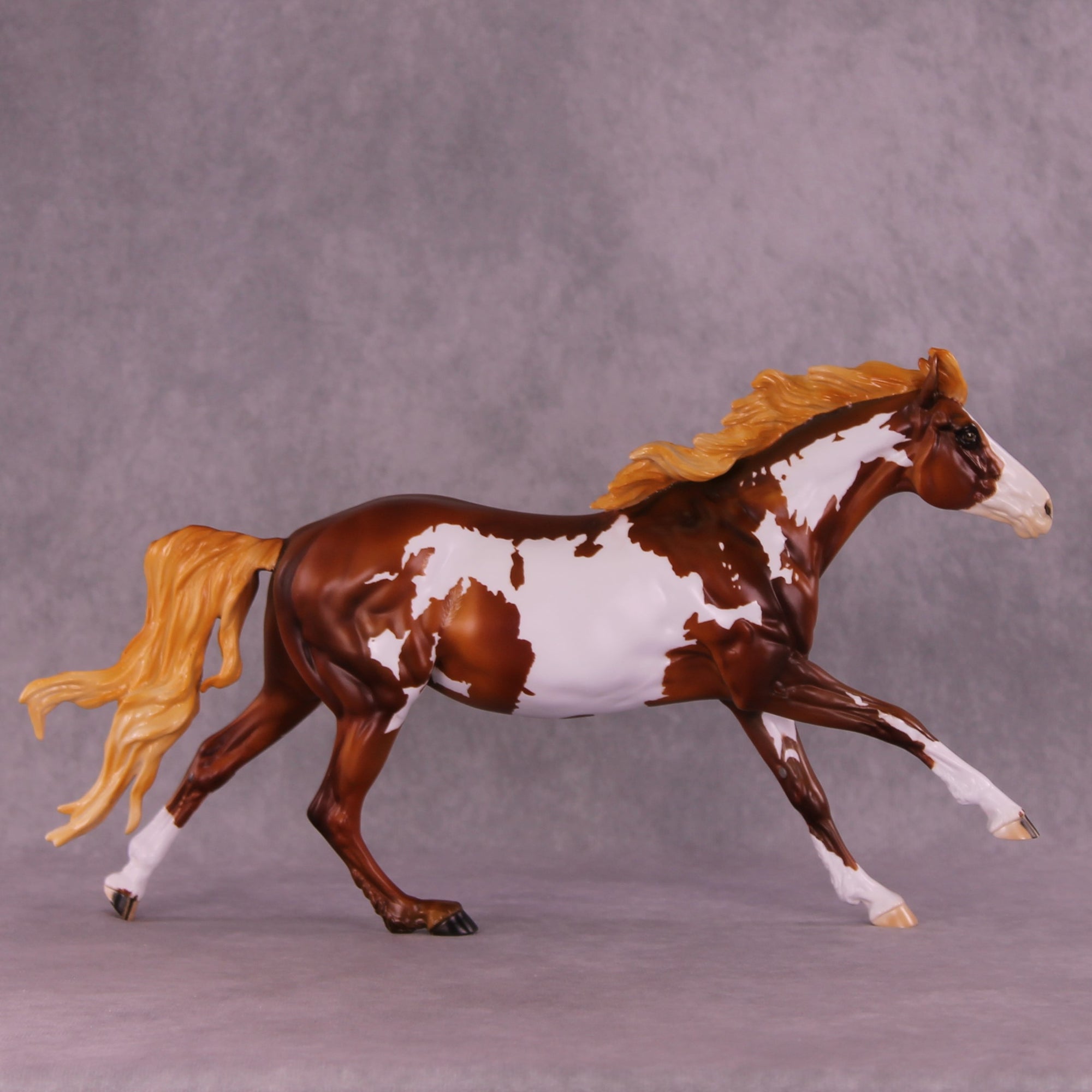 Pre-Order Manifest LE-30 FCM Volo by Julie Keim TS25