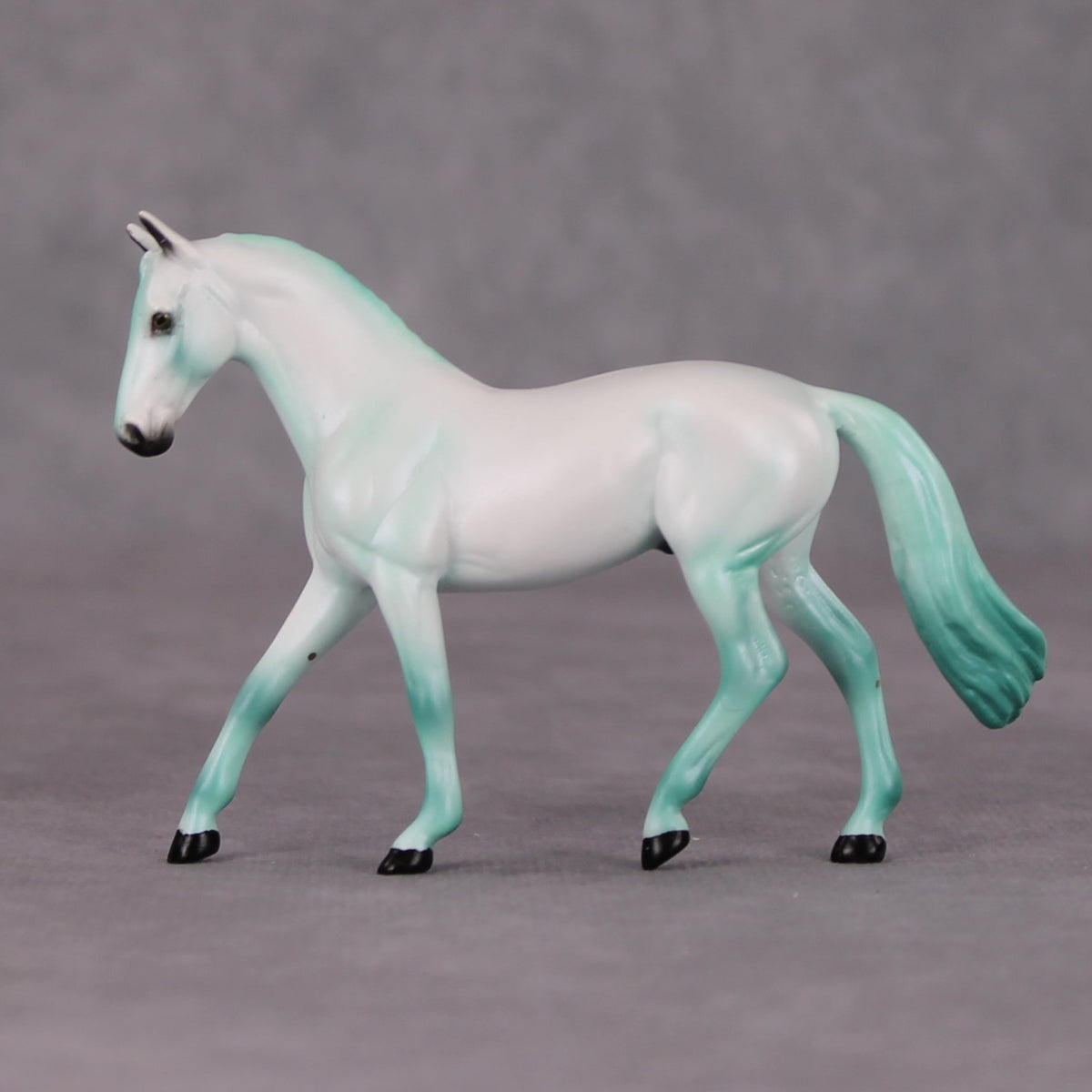 Wintergreen LE-3 Shaded Light Green Warmblood Chip By Dawn Quick HS24