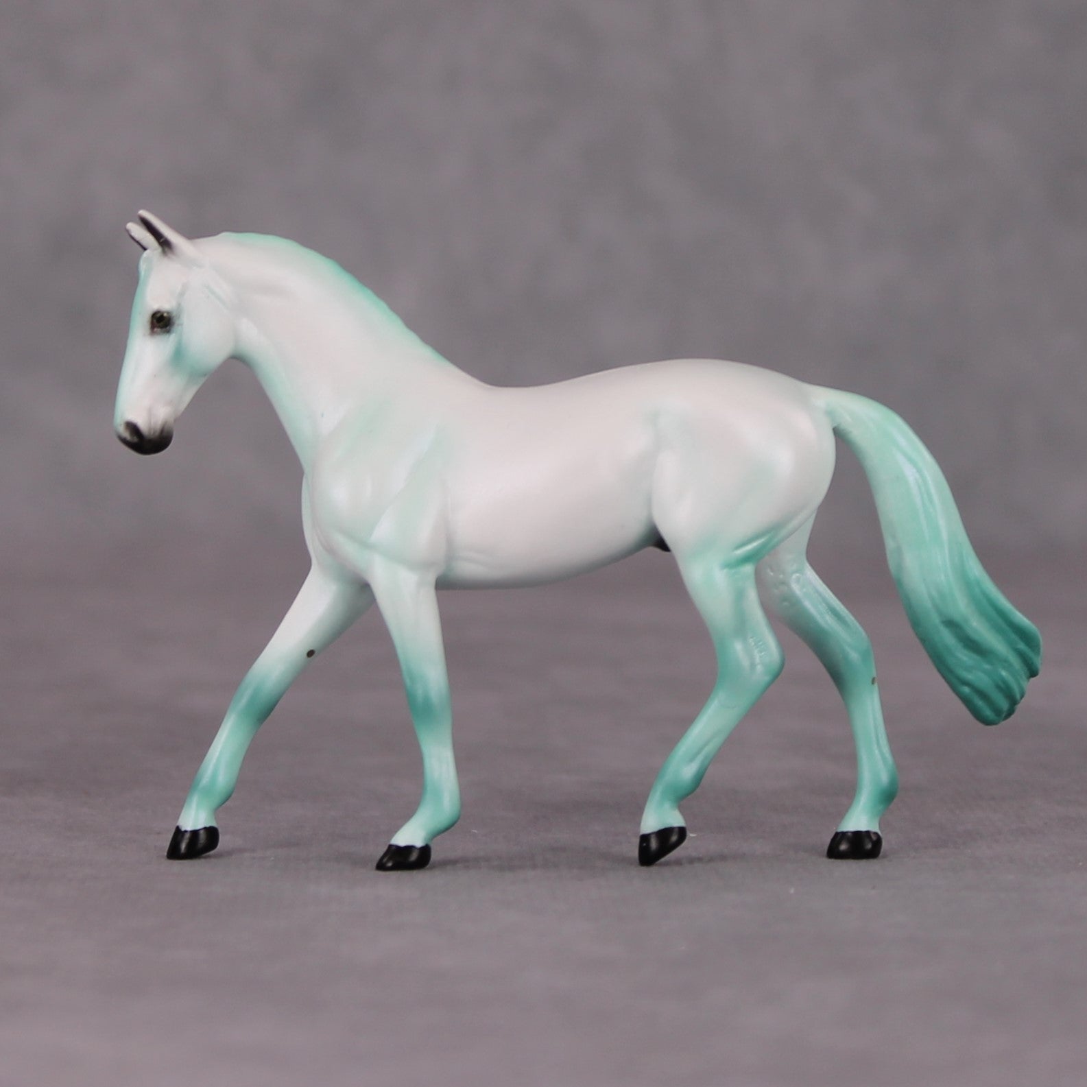 Wintergreen LE-3 Shaded Light Green Warmblood Chip By Dawn Quick HS24