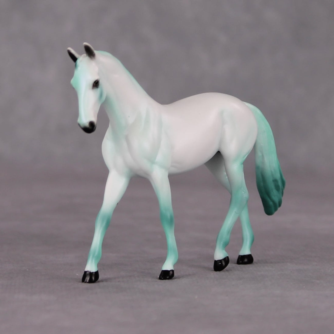 Wintergreen LE-3 Shaded Light Green Warmblood Chip By Dawn Quick HS24