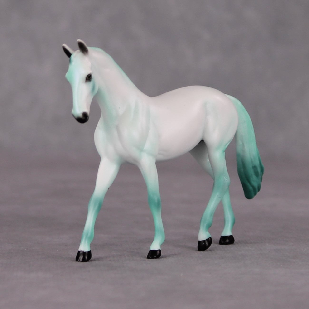 Wintergreen LE-3 Shaded Light Green Warmblood Chip By Dawn Quick HS24