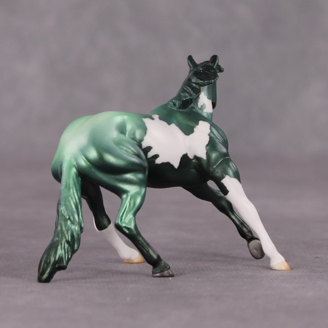 Winterfresh OOAK Metallic Green Pinto Cutter Chip By Jamie Adamson HS24