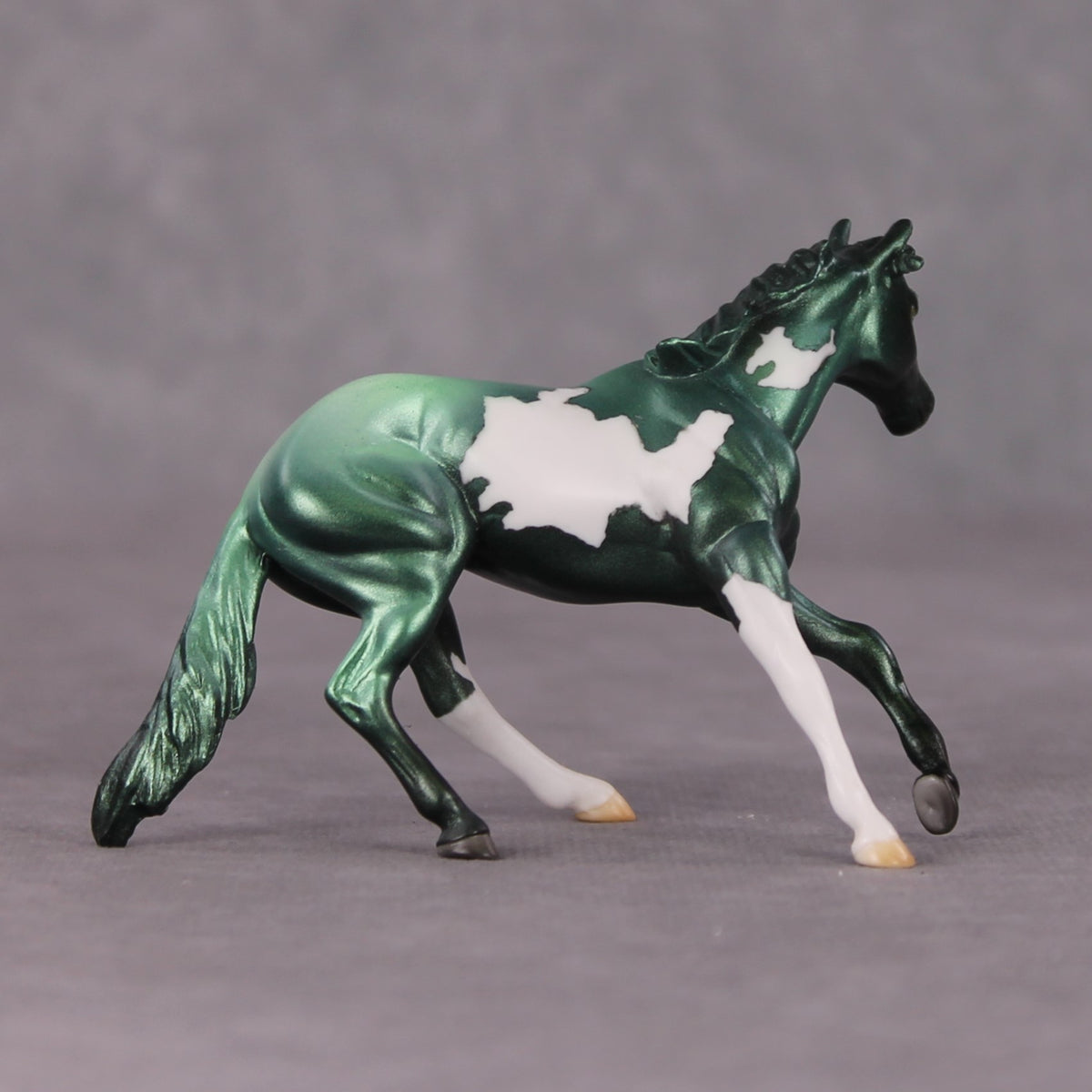 Winterfresh OOAK Metallic Green Pinto Cutter Chip By Jamie Adamson HS24