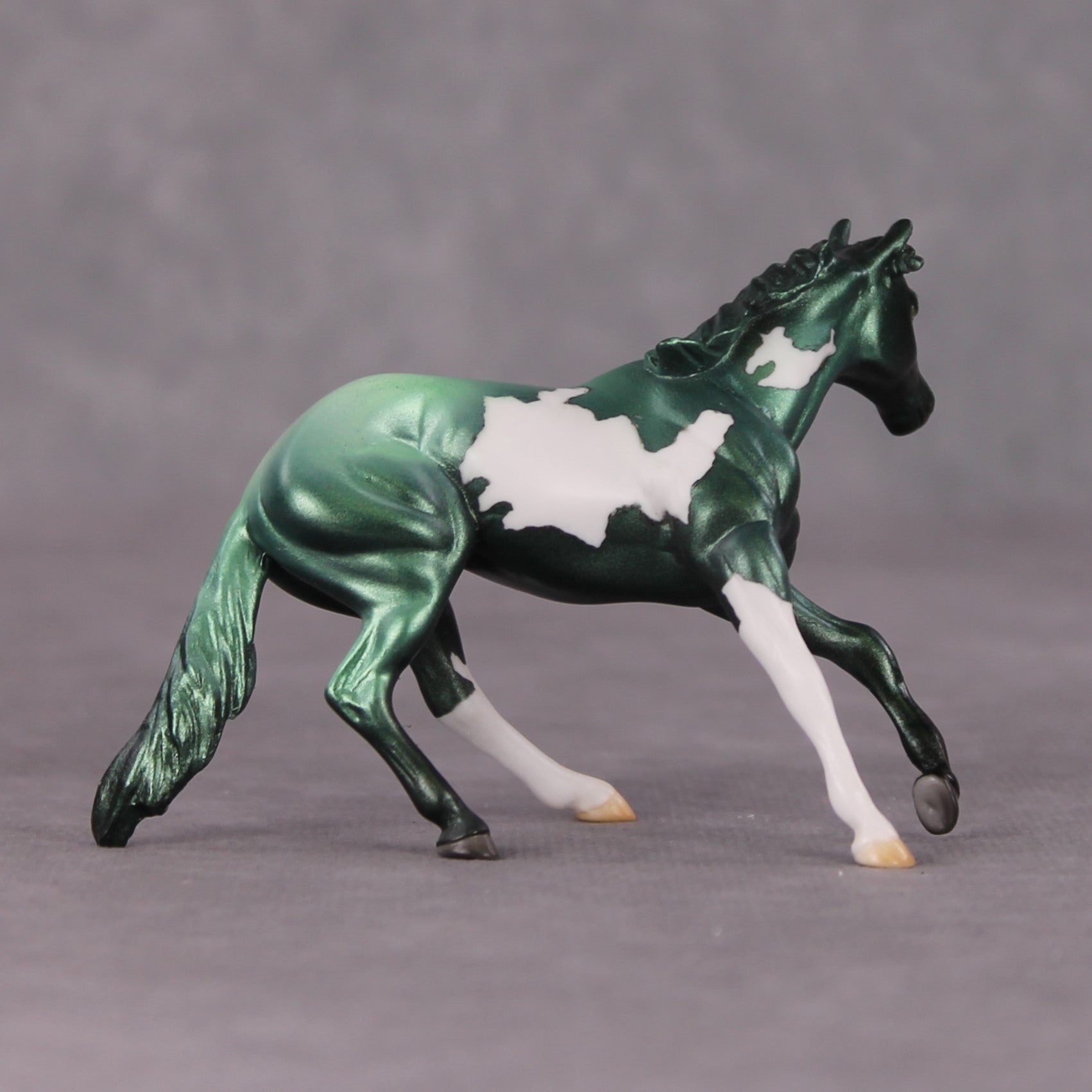 Winterfresh OOAK Metallic Green Pinto Cutter Chip By Jamie Adamson HS24