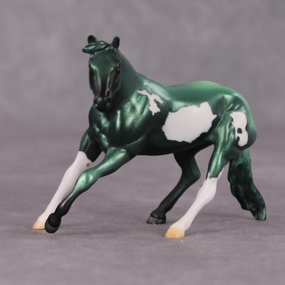 Winterfresh OOAK Metallic Green Pinto Cutter Chip By Jamie Adamson HS24