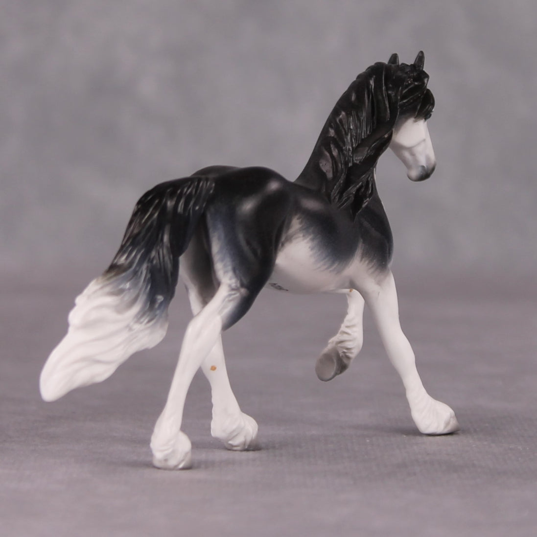 John Thorton LE-3  Black & White Friesian Chip By Jess Hamill Call of the Wild CL24 - Alaskan Husky