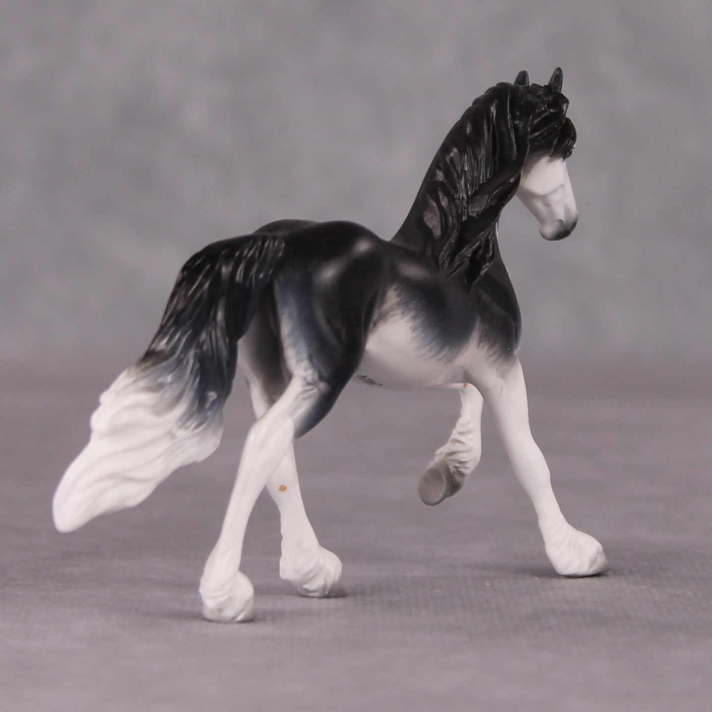 John Thorton LE-3  Black &amp; White Friesian Chip By Jess Hamill Call of the Wild CL24 - Alaskan Husky