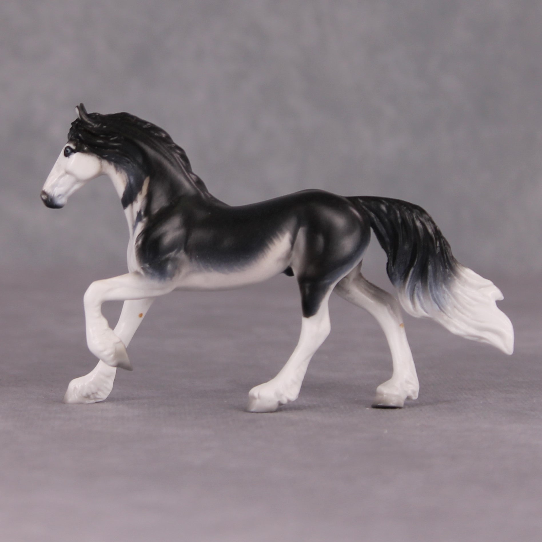 John Thorton LE-3  Black &amp; White Friesian Chip By Jess Hamill Call of the Wild CL24 - Alaskan Husky