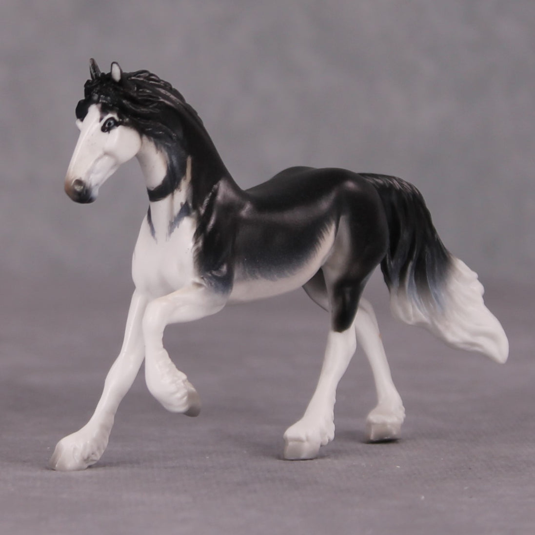 John Thorton LE-3  Black & White Friesian Chip By Jess Hamill Call of the Wild CL24 - Alaskan Husky