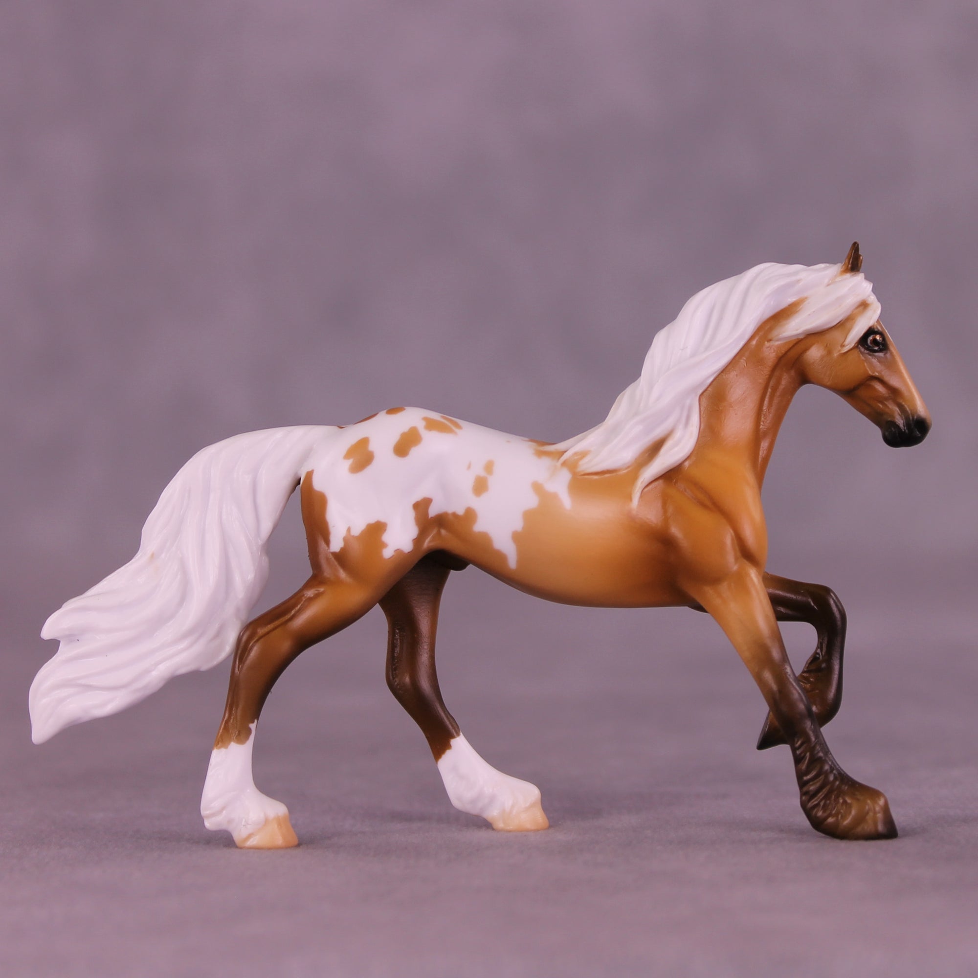 Macaron LE-5 Chip Friesian by Kike (Enrique) Duarte December $99 Chips