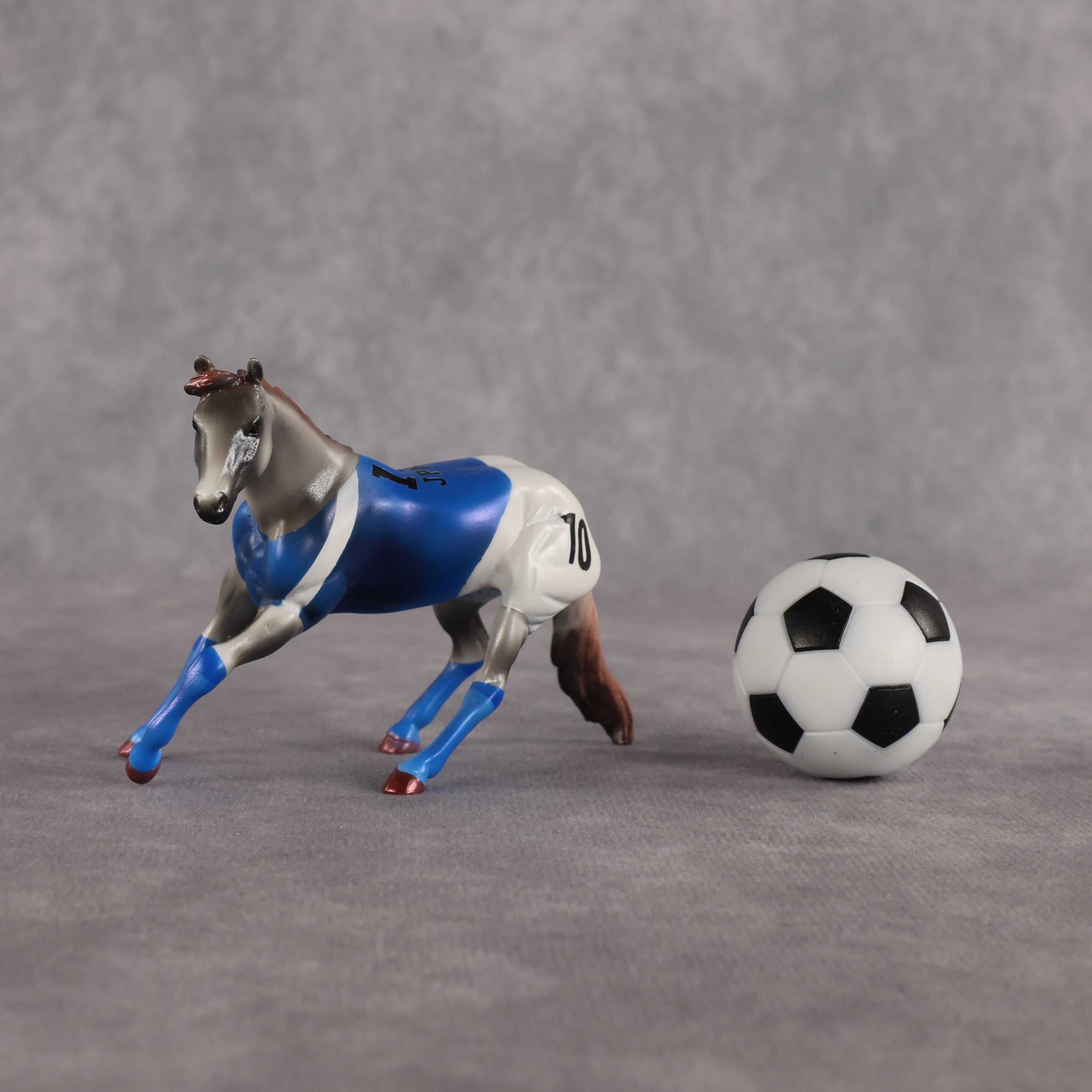 Japan OOAK Chip Cutting Horse by Enrique Duarte SCD26