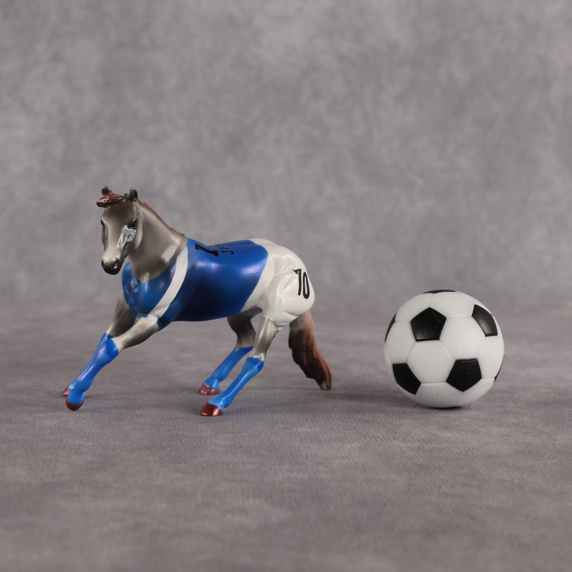 Japan OOAK Chip Cutting Horse by Enrique Duarte SCD26