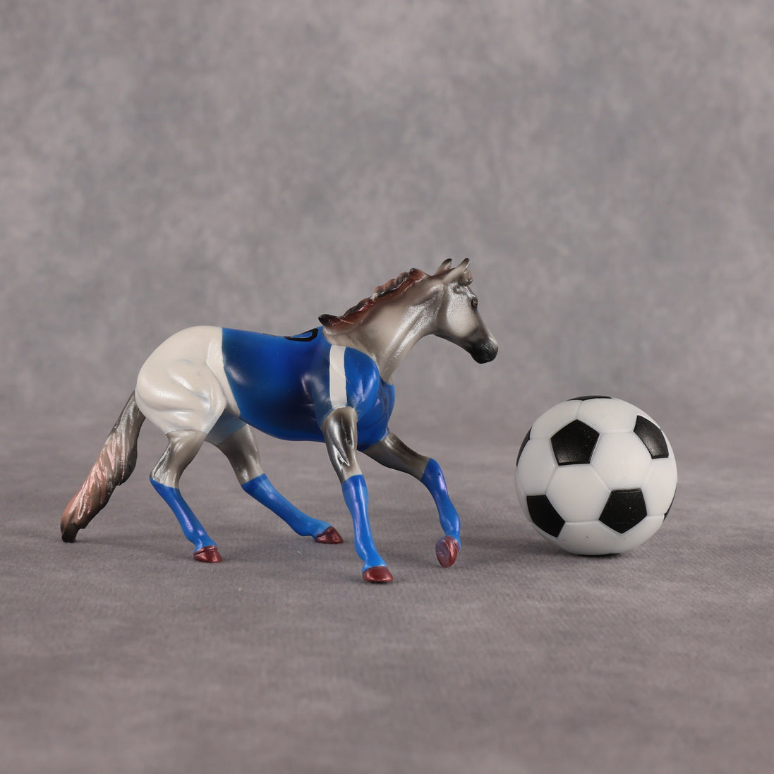 Japan OOAK Chip Cutting Horse by Enrique Duarte SCD26