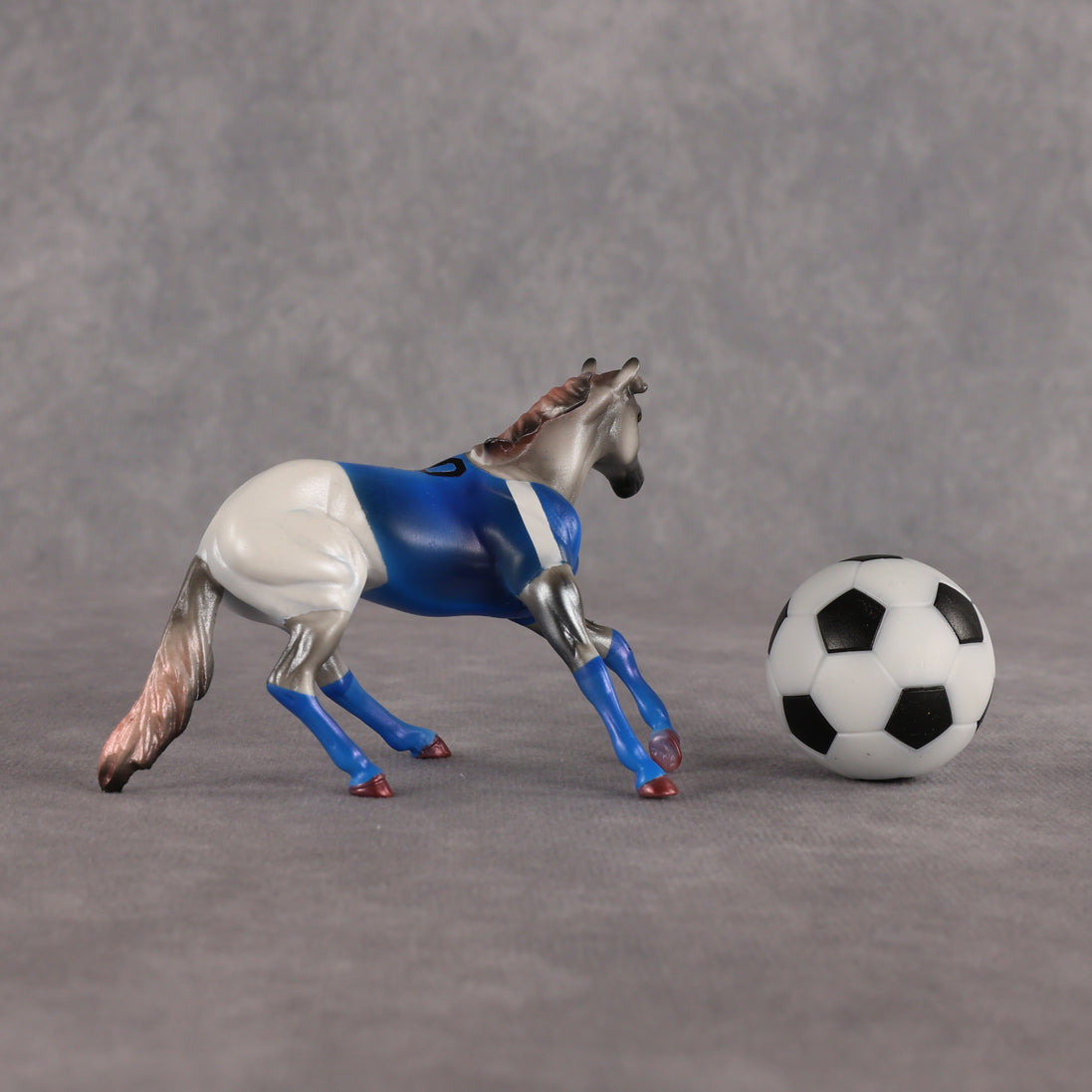 Japan OOAK Chip Cutting Horse by Enrique Duarte SCD26