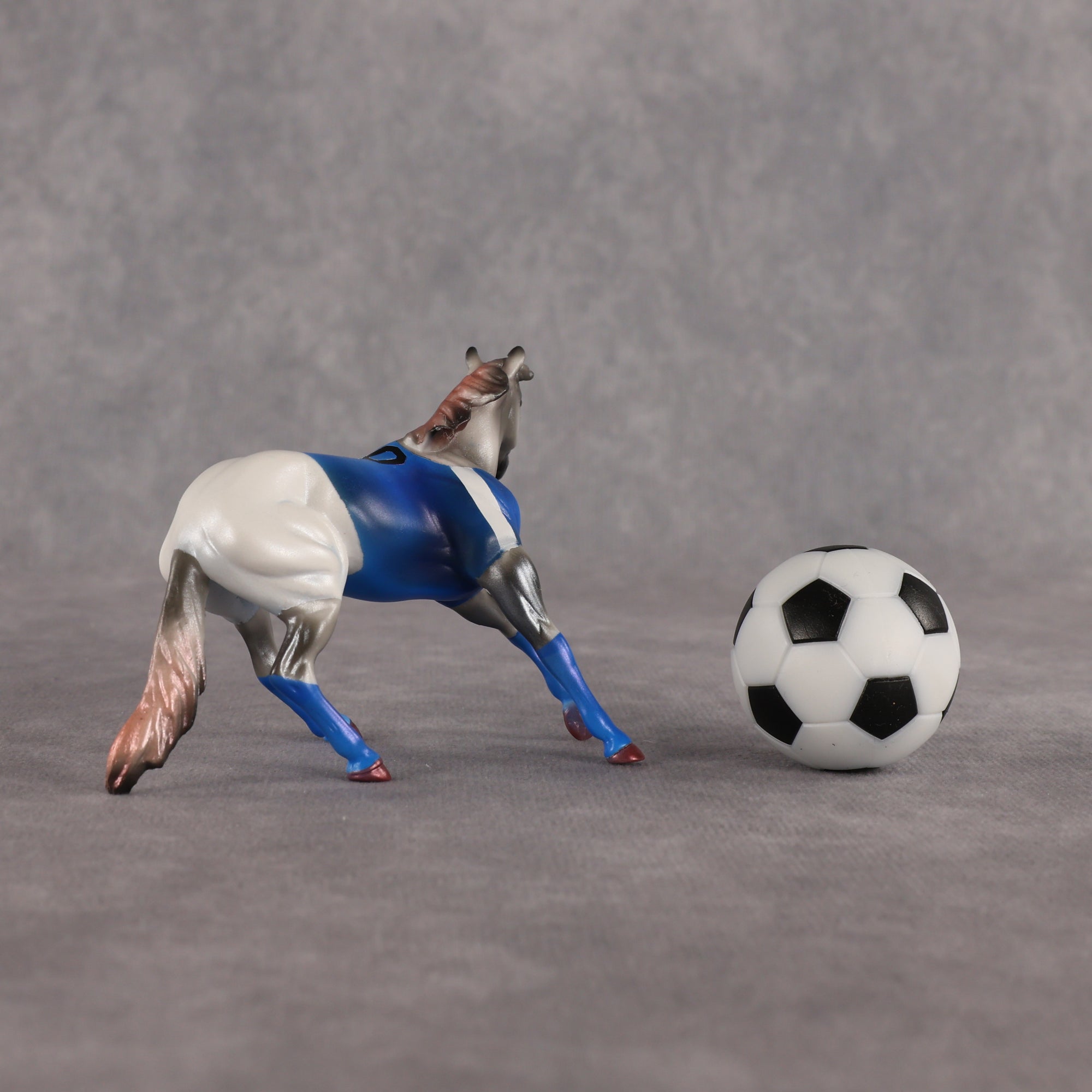 Japan OOAK Chip Cutting Horse by Enrique Duarte SCD26
