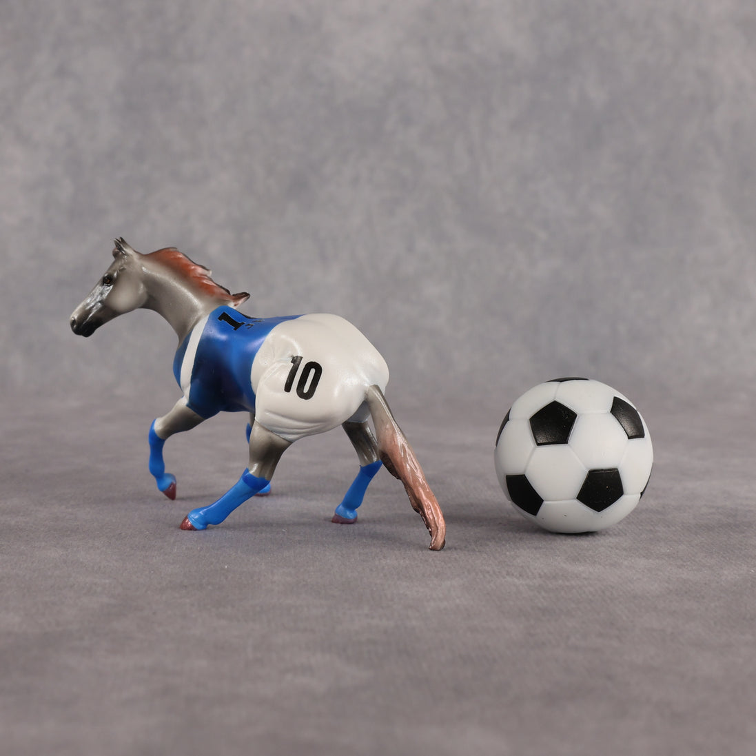 Japan OOAK Chip Cutting Horse by Enrique Duarte SCD26