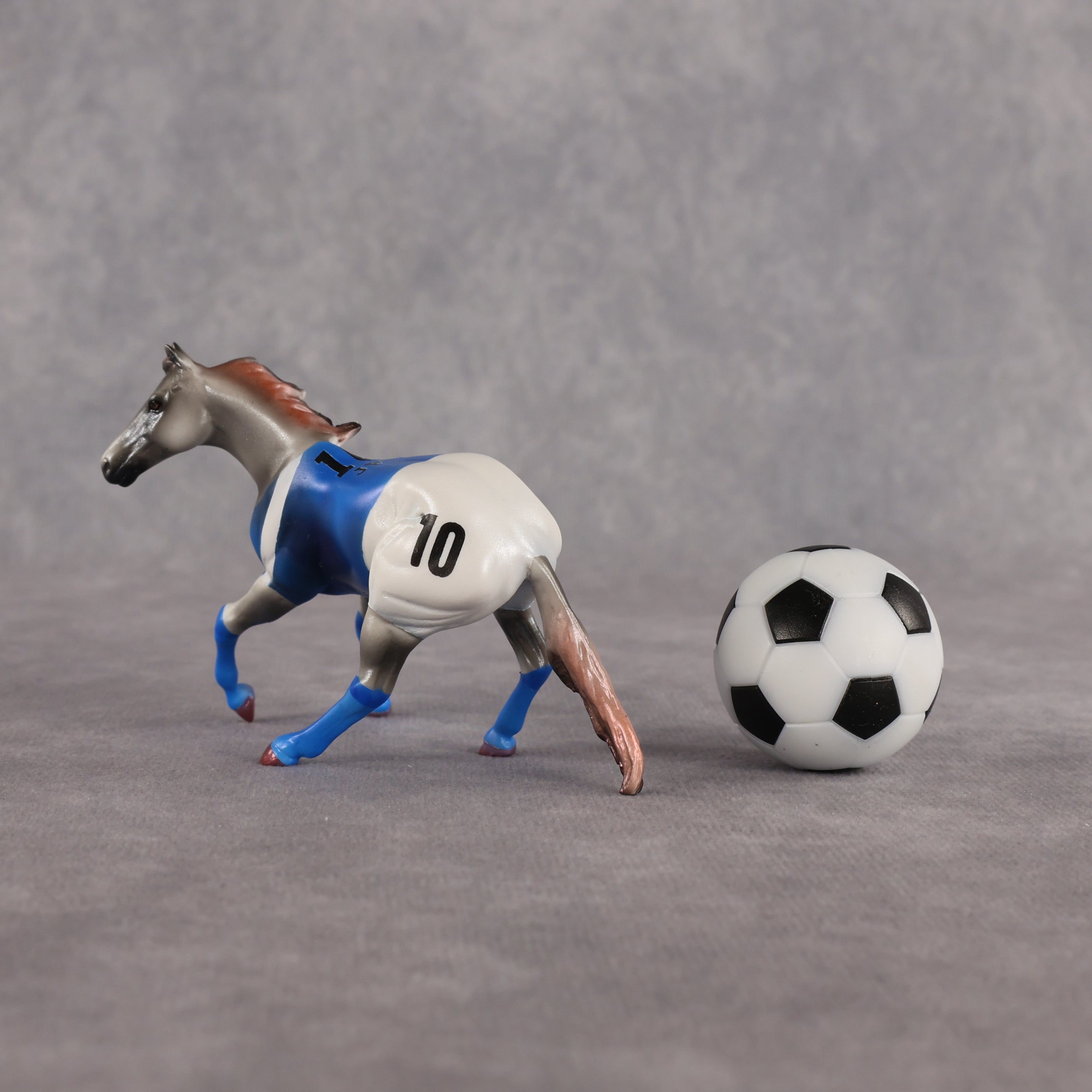 Japan OOAK Chip Cutting Horse by Enrique Duarte SCD26