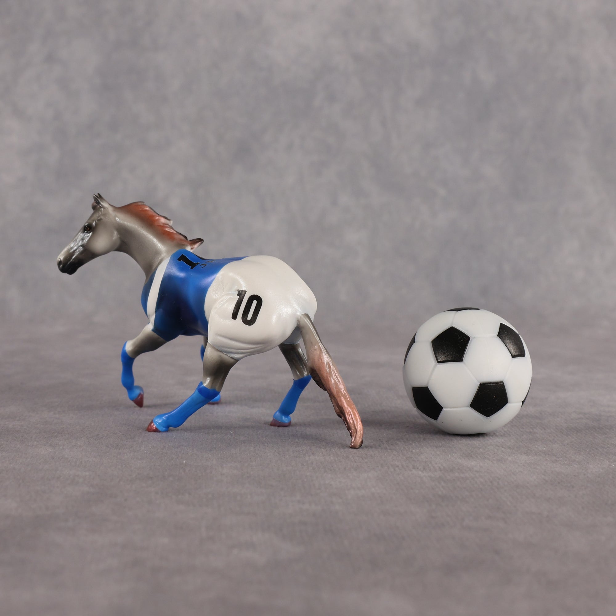 Japan OOAK Chip Cutting Horse by Enrique Duarte SCD26