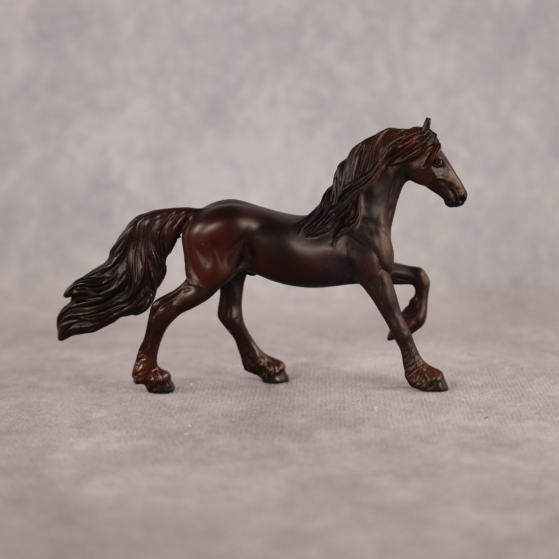 Joeh LE-5 Chip Friesian by Alex Fortman October $99 Chips